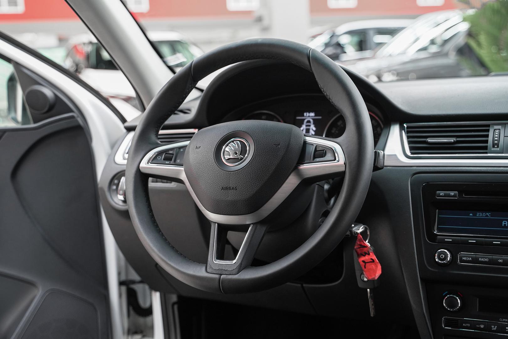 Skoda Rapid 2015, белый, ДЦ Орехово