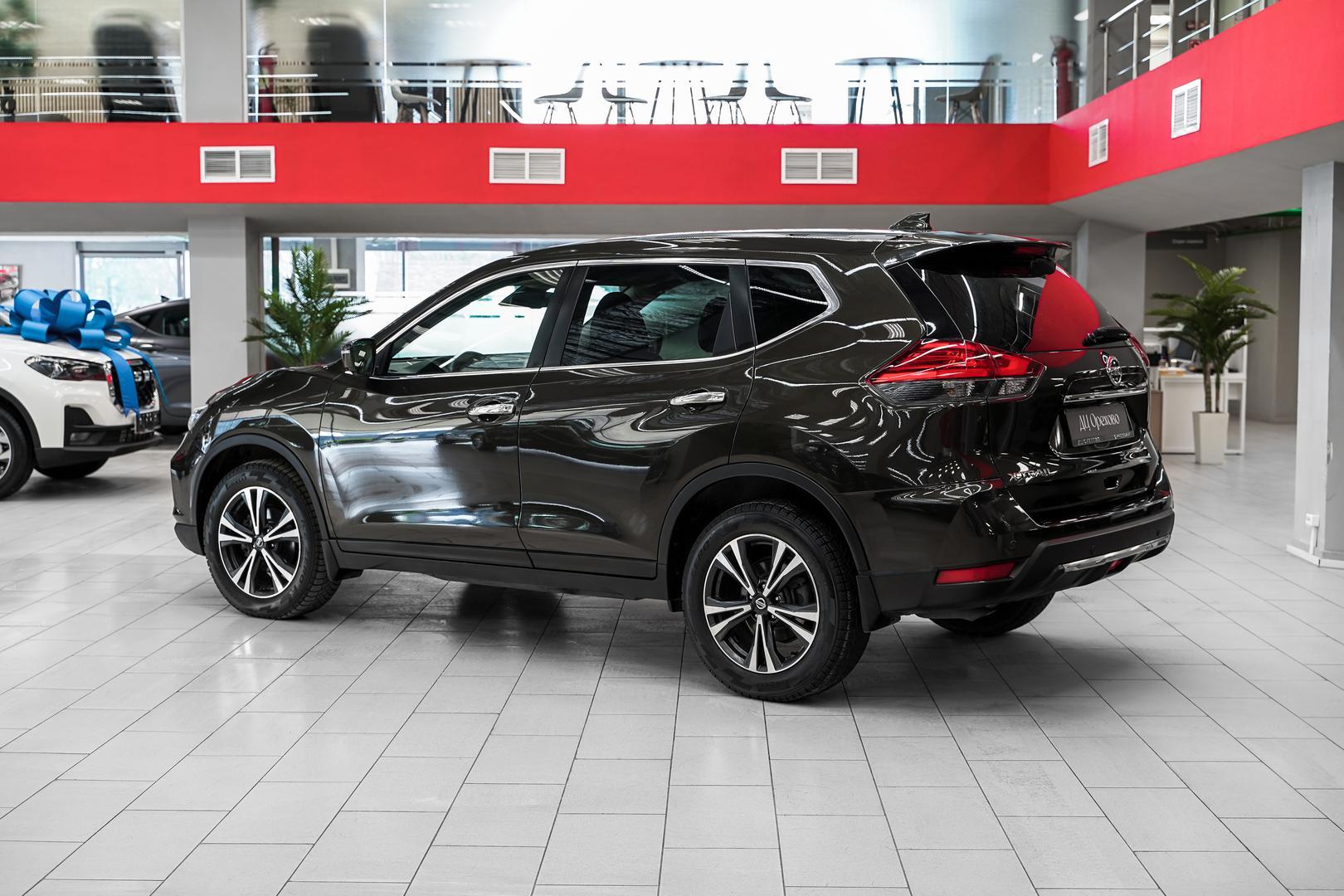 Nissan X-Trail 2018, зеленый, ДЦ Орехово