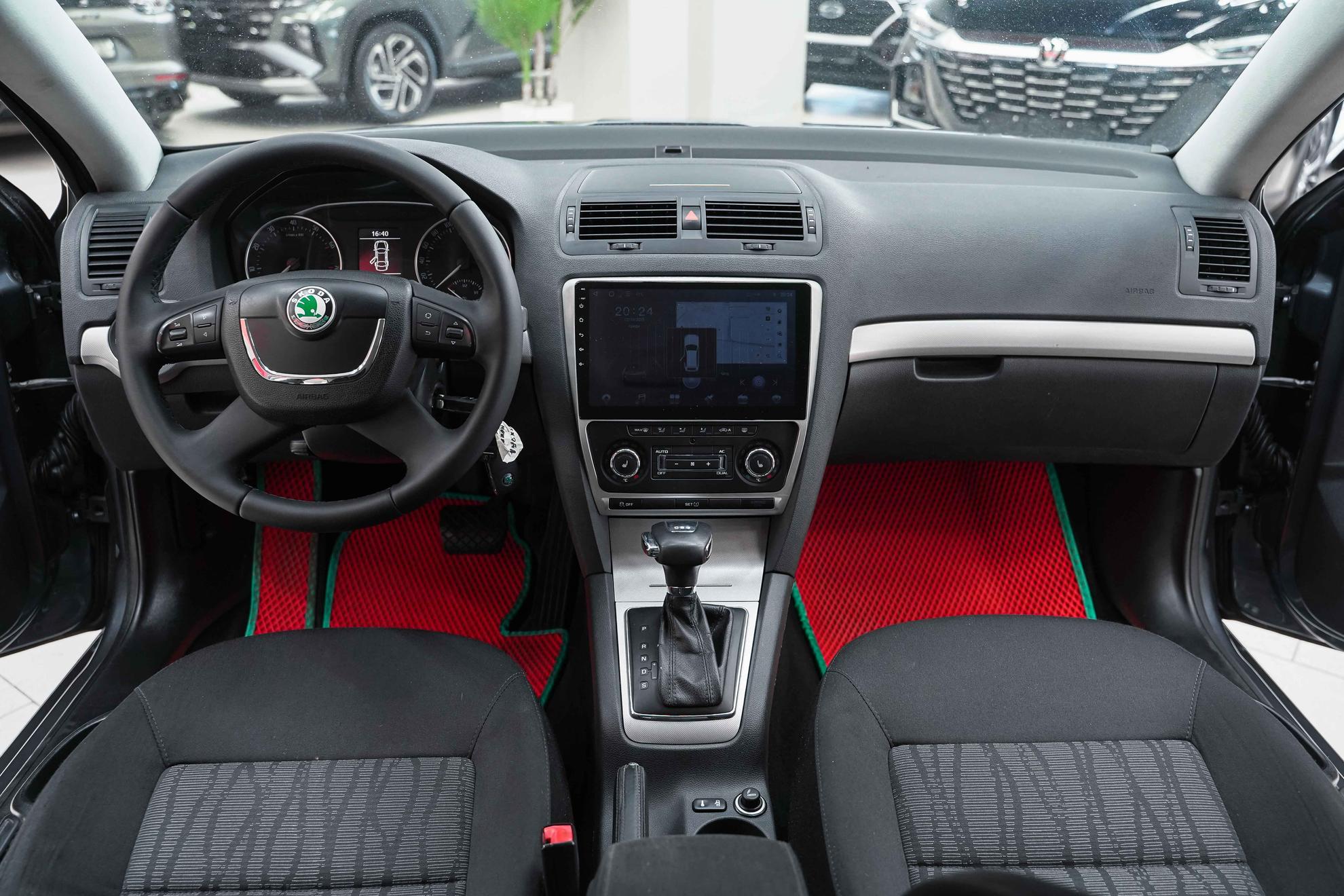 Skoda Octavia 2011, серый, ДЦ Орехово