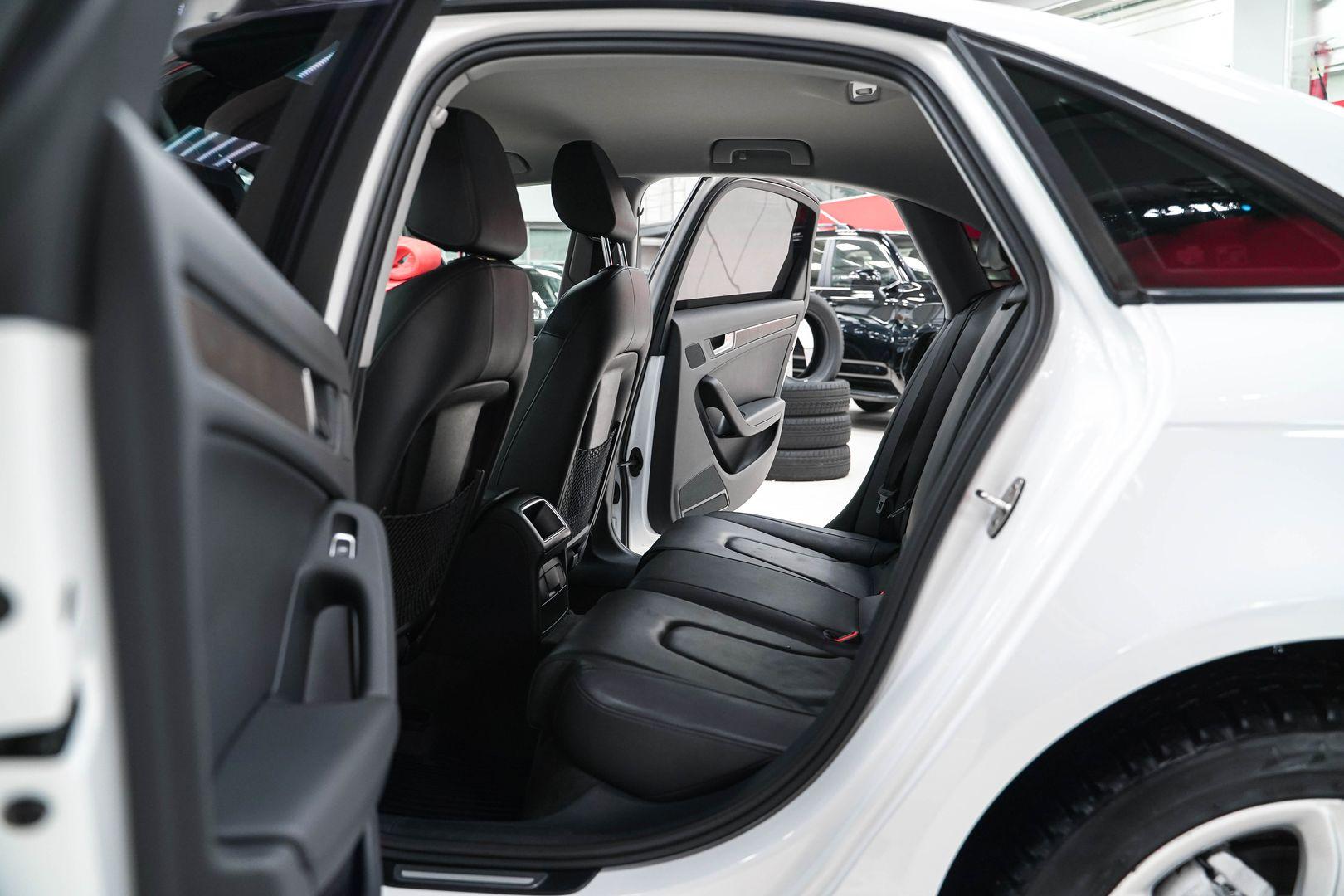 Audi A4 2015, белый, ДЦ Орехово