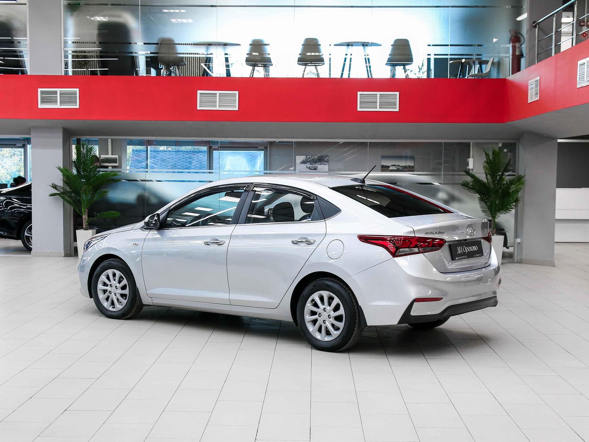 Hyundai Solaris 2017, серебряный, ДЦ Орехово