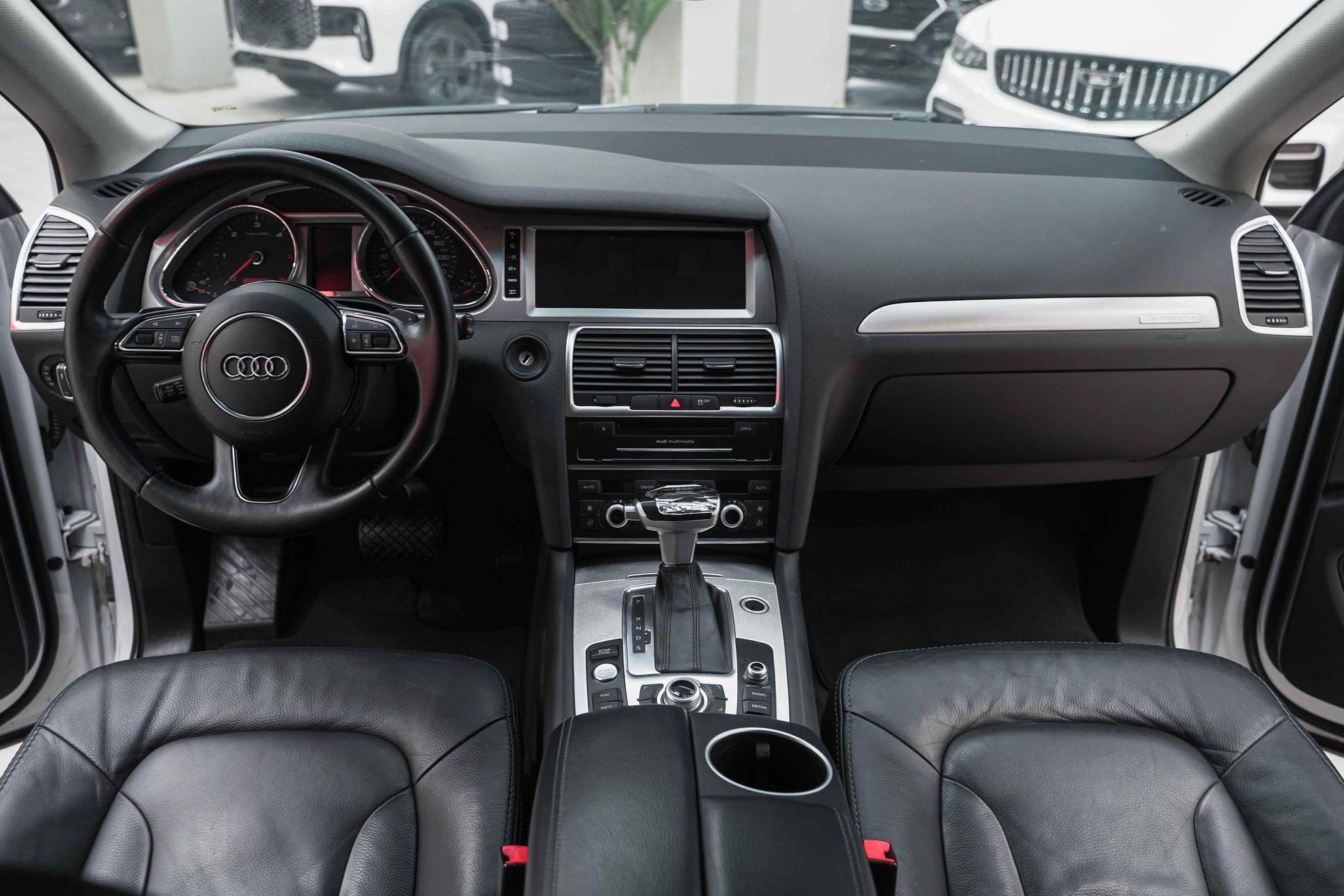 Audi Q7 2015, белый, ДЦ Орехово