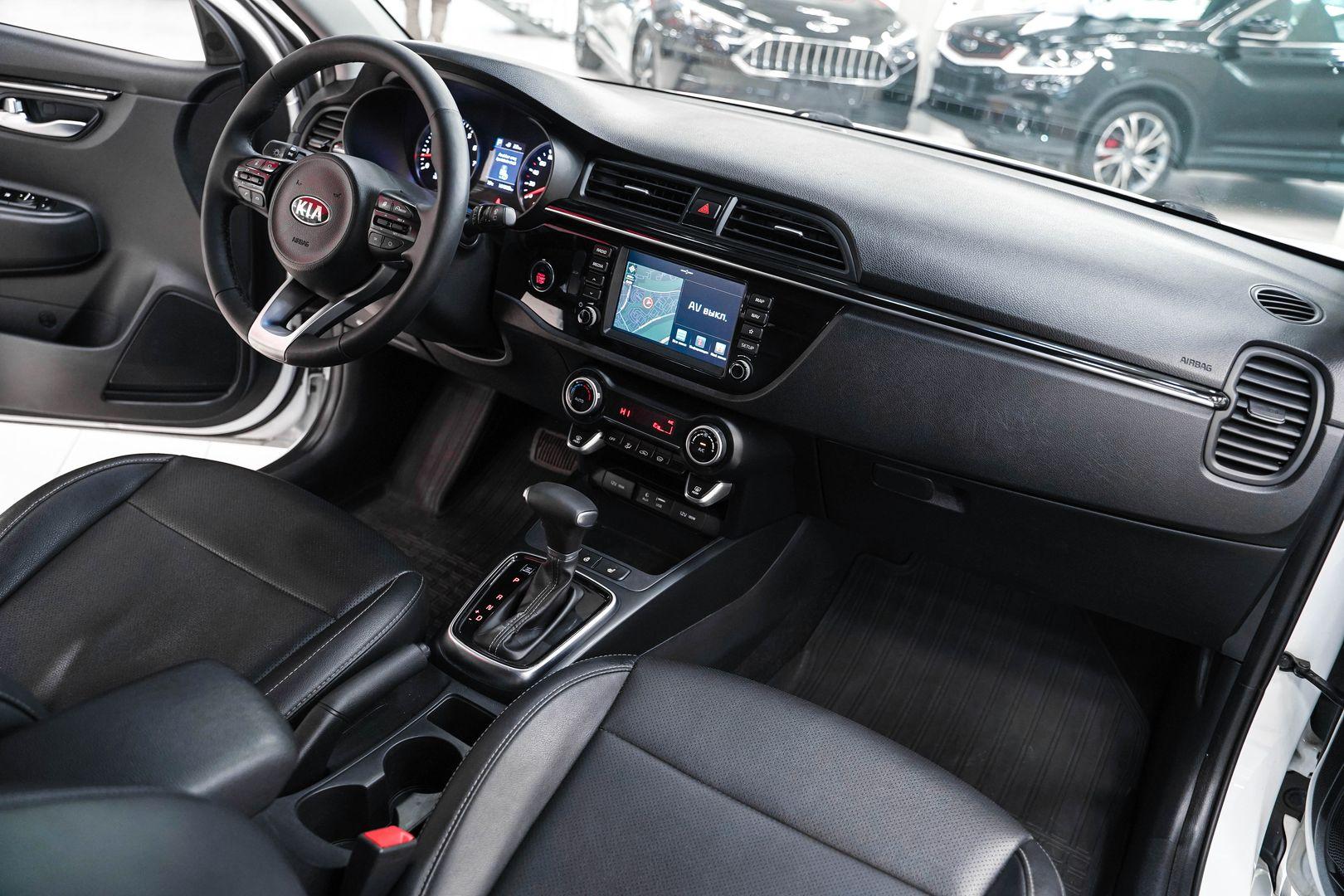 Kia Rio X-Line 2018, белый, ДЦ Орехово