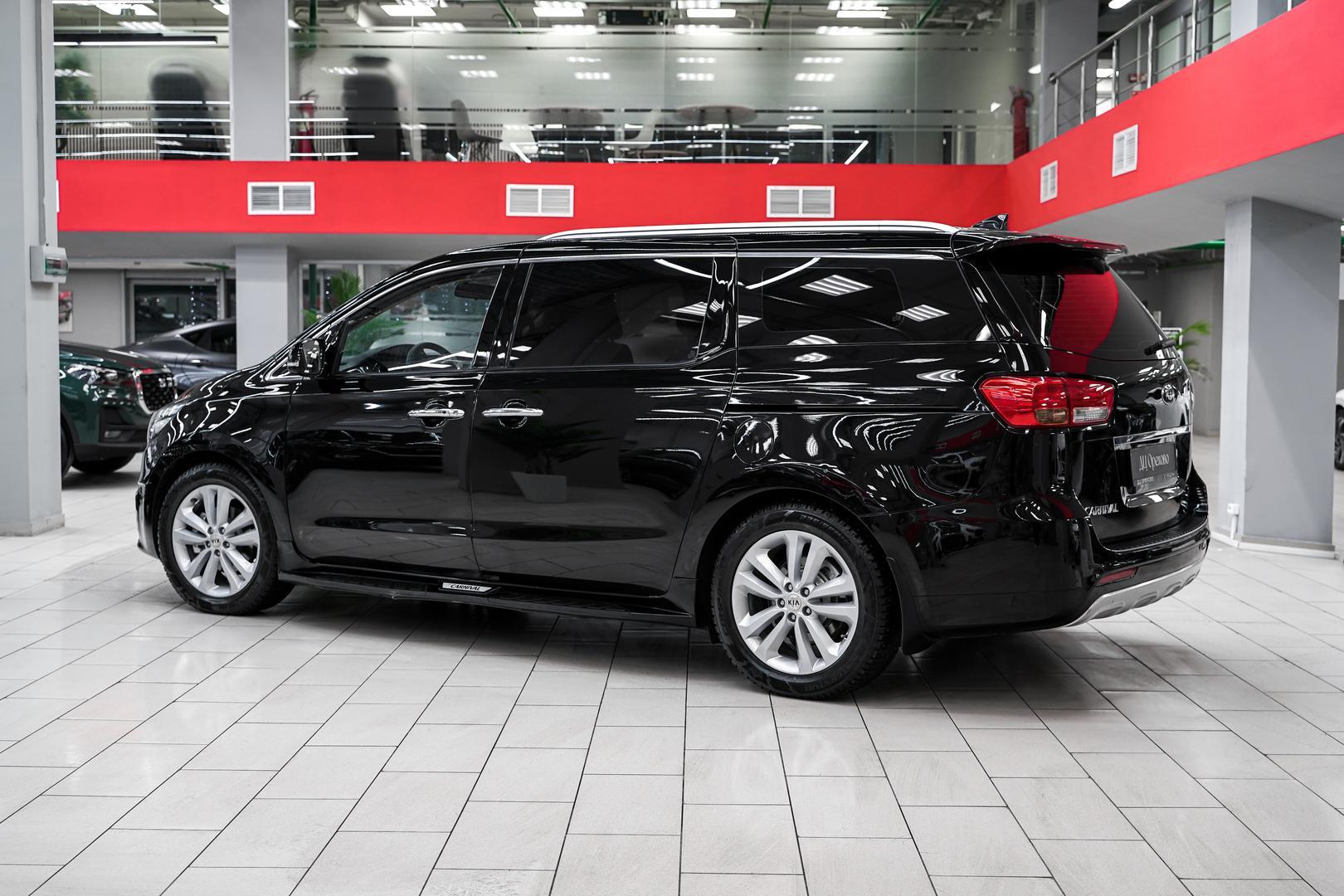 Kia Carnival 2015, черный, ДЦ Орехово