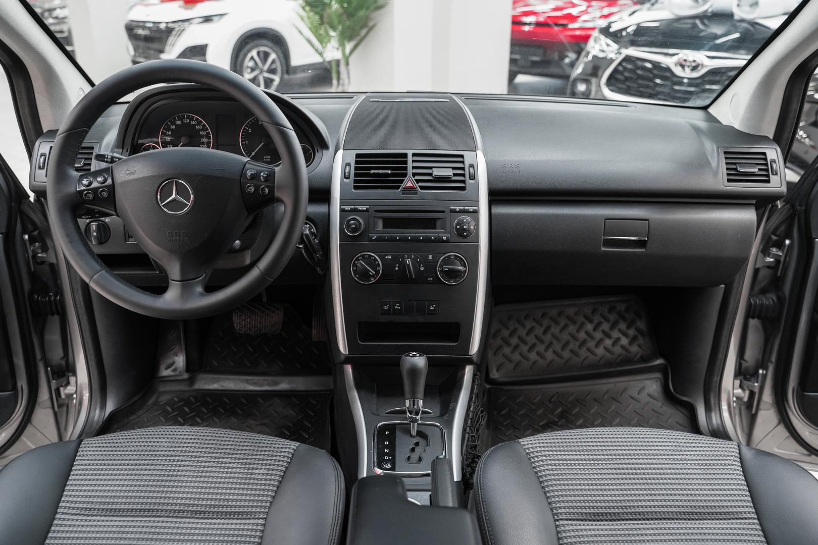 Mercedes-Benz A-Класс 2008, серый, ДЦ Орехово