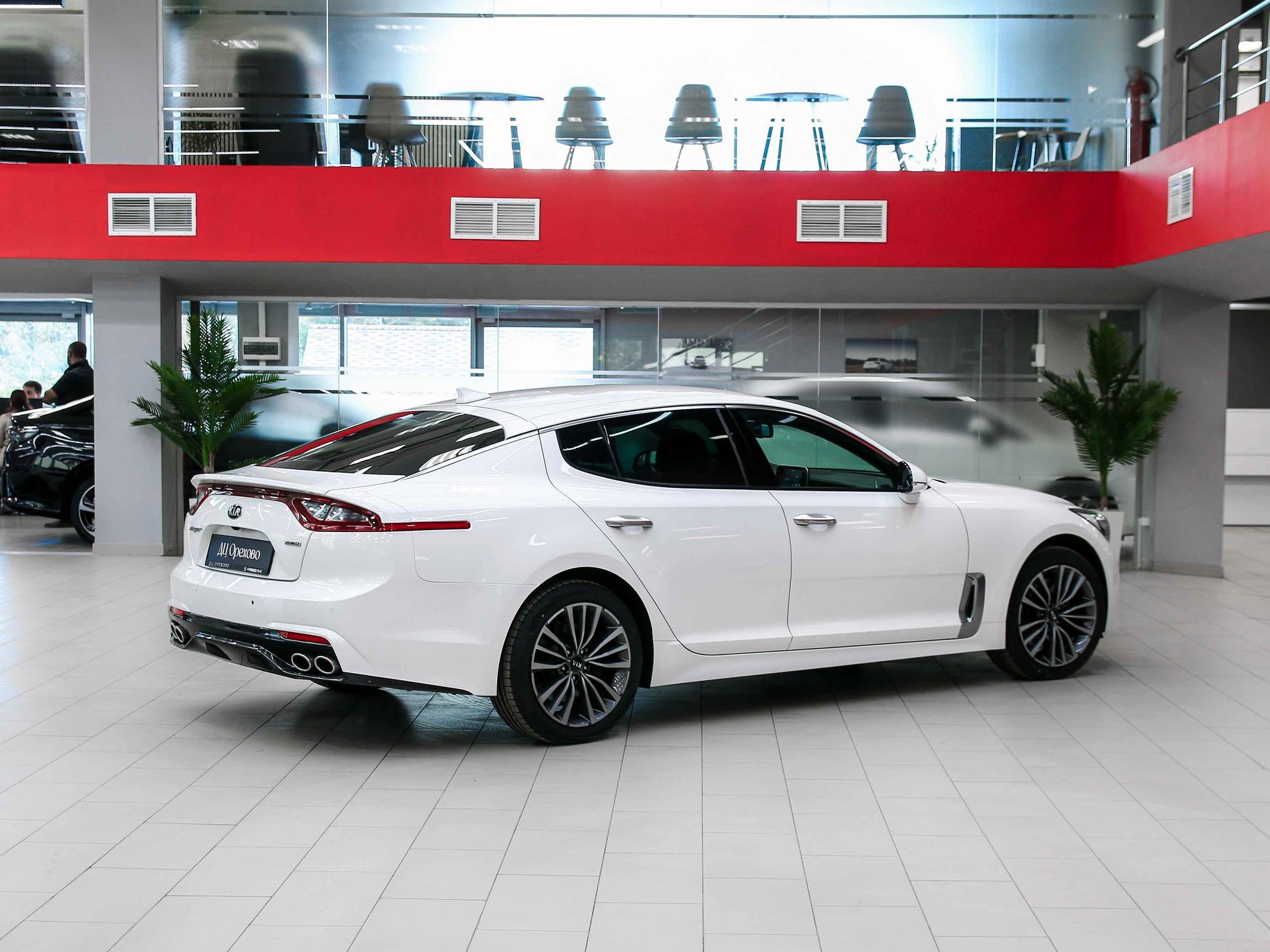 Kia Stinger 2018, белый, ДЦ Орехово