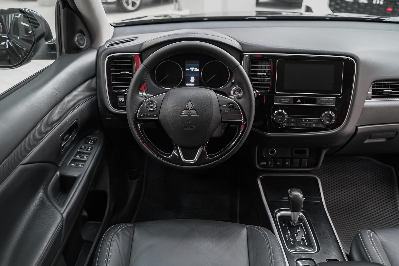 Mitsubishi Outlander 2019, черный, ДЦ Орехово
