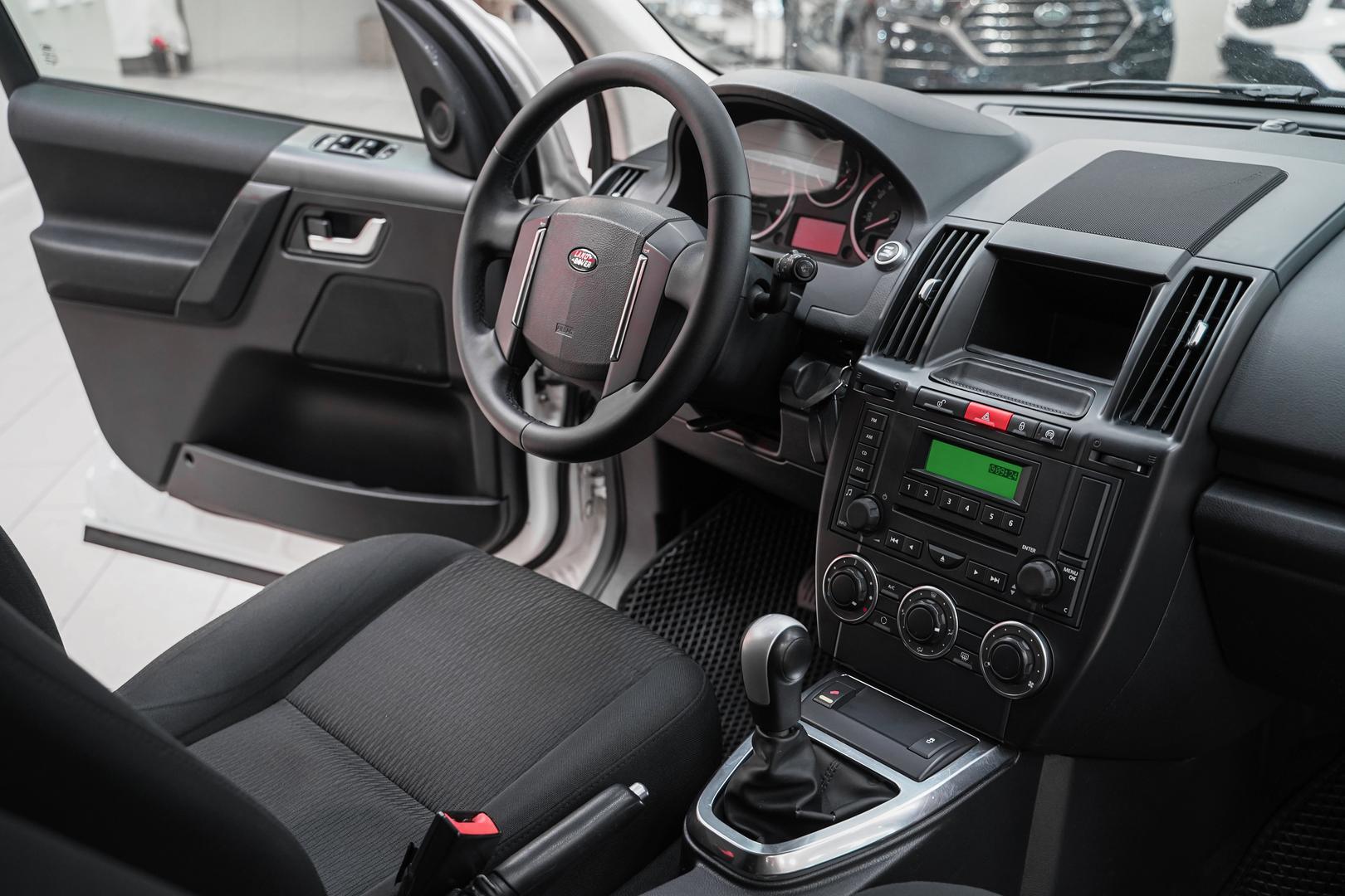 Land Rover Freelander 2011, белый, ДЦ Орехово