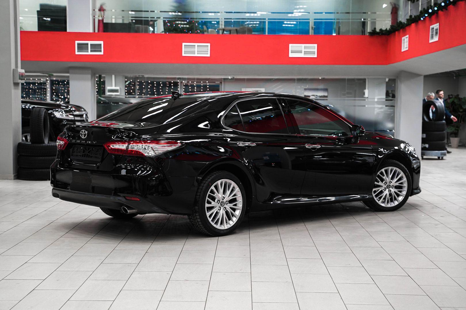 Toyota Camry 2018, черный, ДЦ Орехово