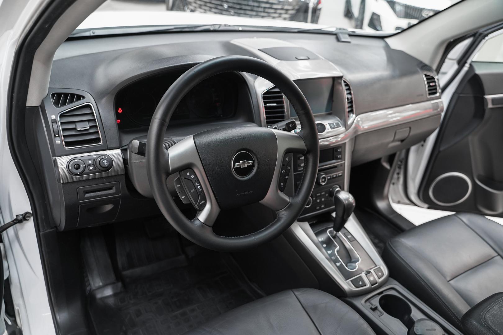 Chevrolet Captiva 2012, белый, ДЦ Орехово