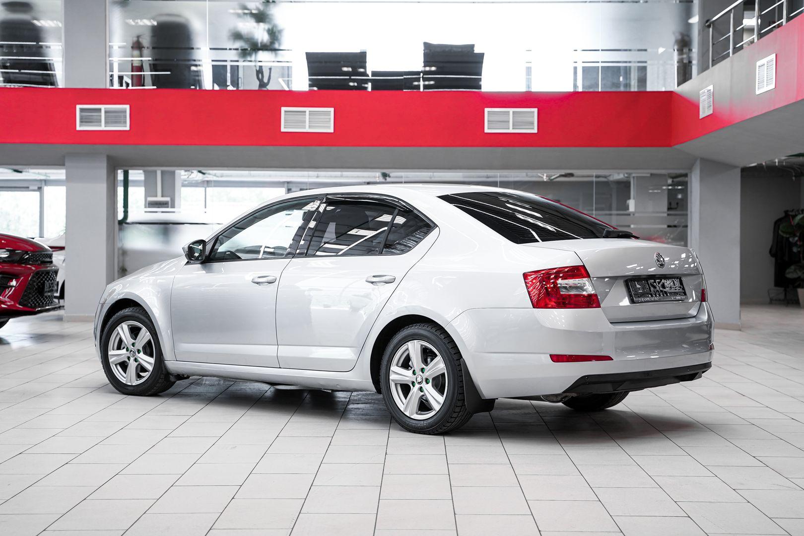 Skoda Octavia 2013, серебряный, ДЦ Орехово
