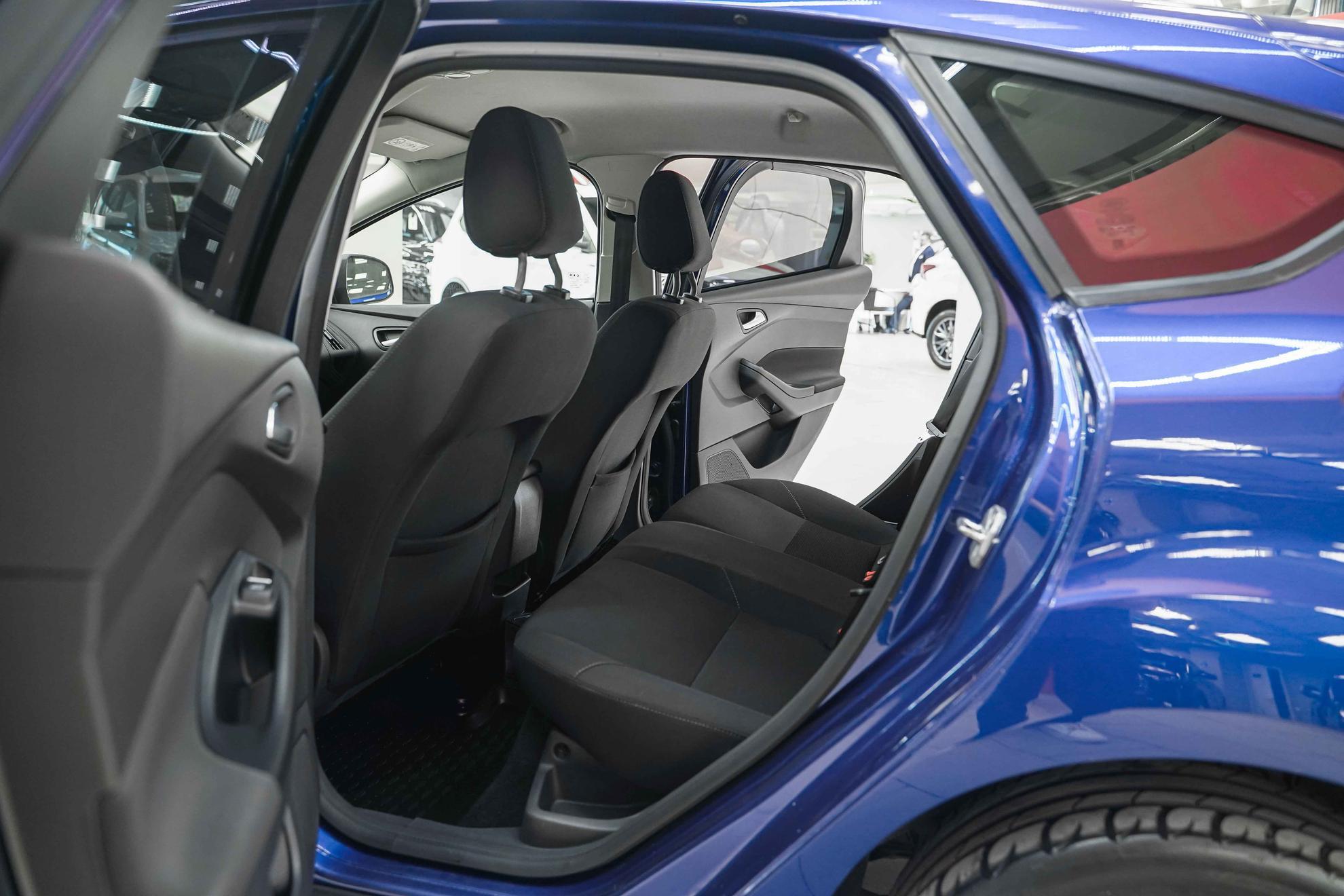 Ford Focus 2015, синий, ДЦ Орехово