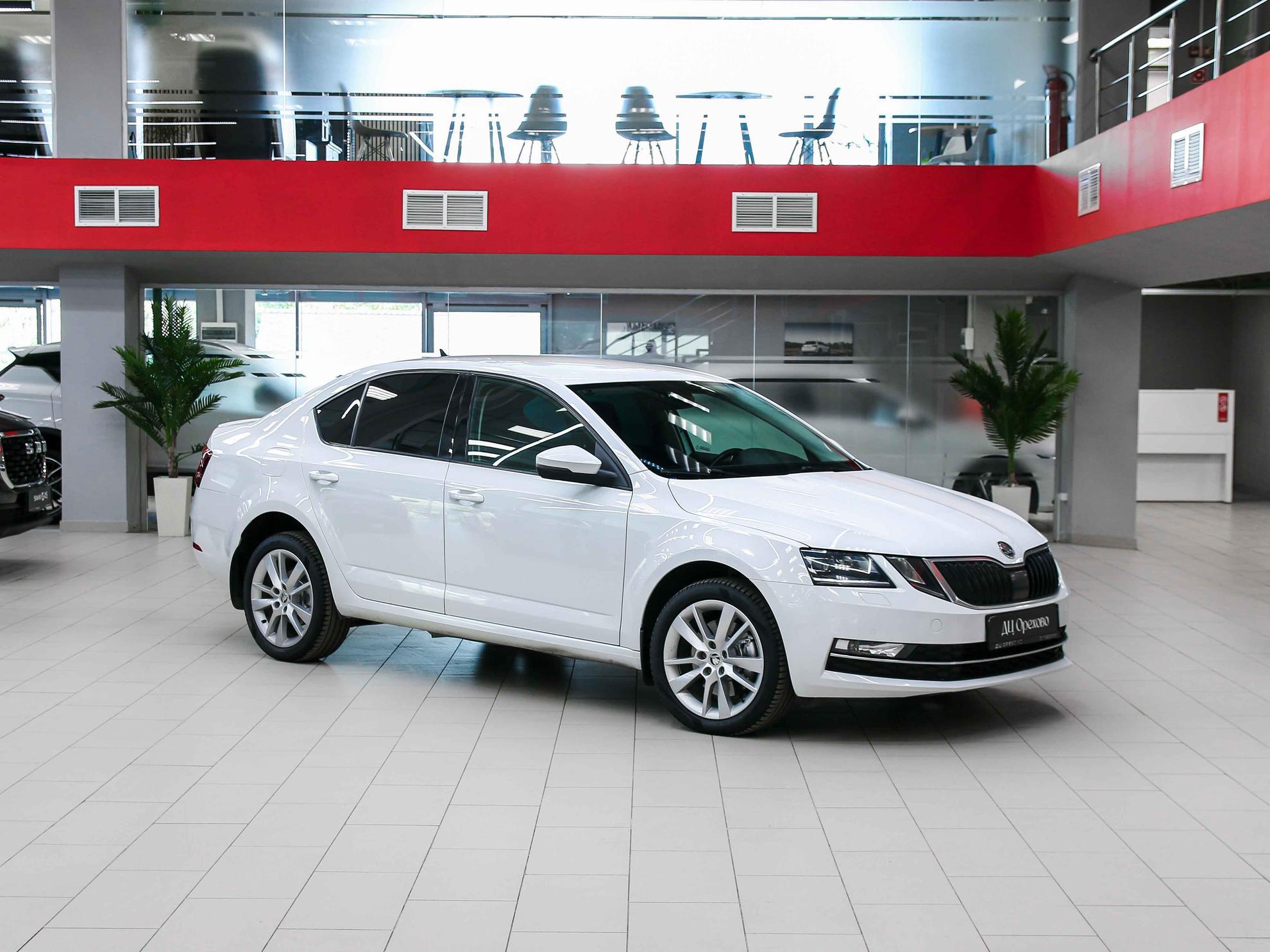 Skoda Octavia 2018, белый, ДЦ Орехово