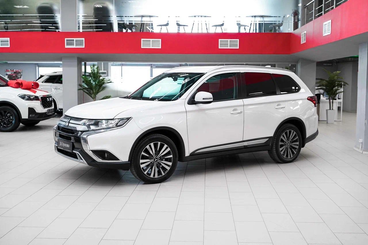 Mitsubishi Outlander 2020, белый, ДЦ Орехово