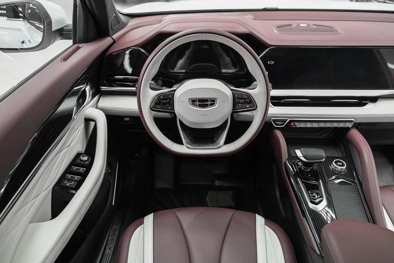 Geely Monjaro 2022, белый, ДЦ Орехово