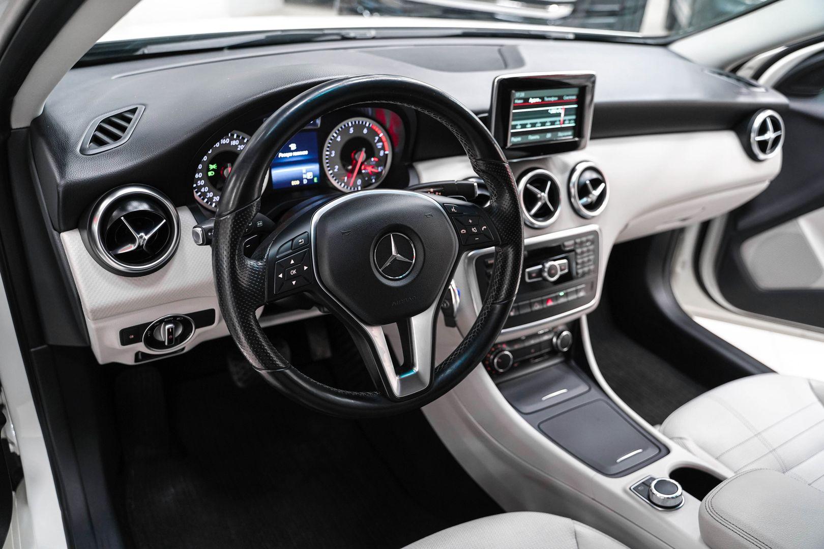 Mercedes-Benz A-Класс 2013, белый, ДЦ Орехово