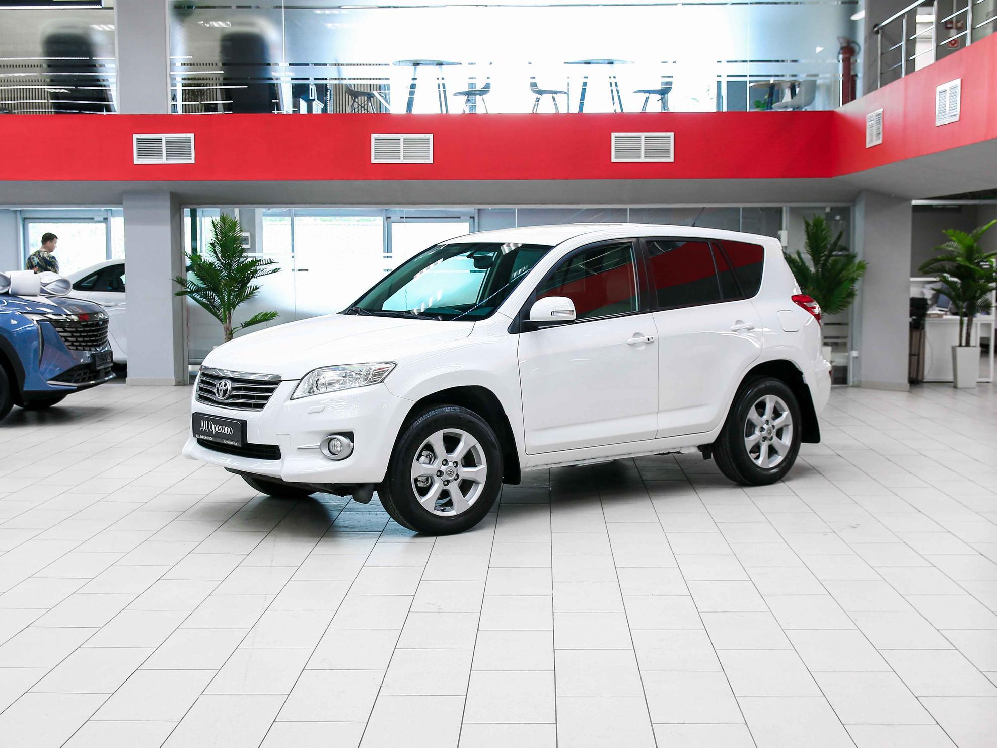 Toyota RAV4 2011, белый, ДЦ Орехово