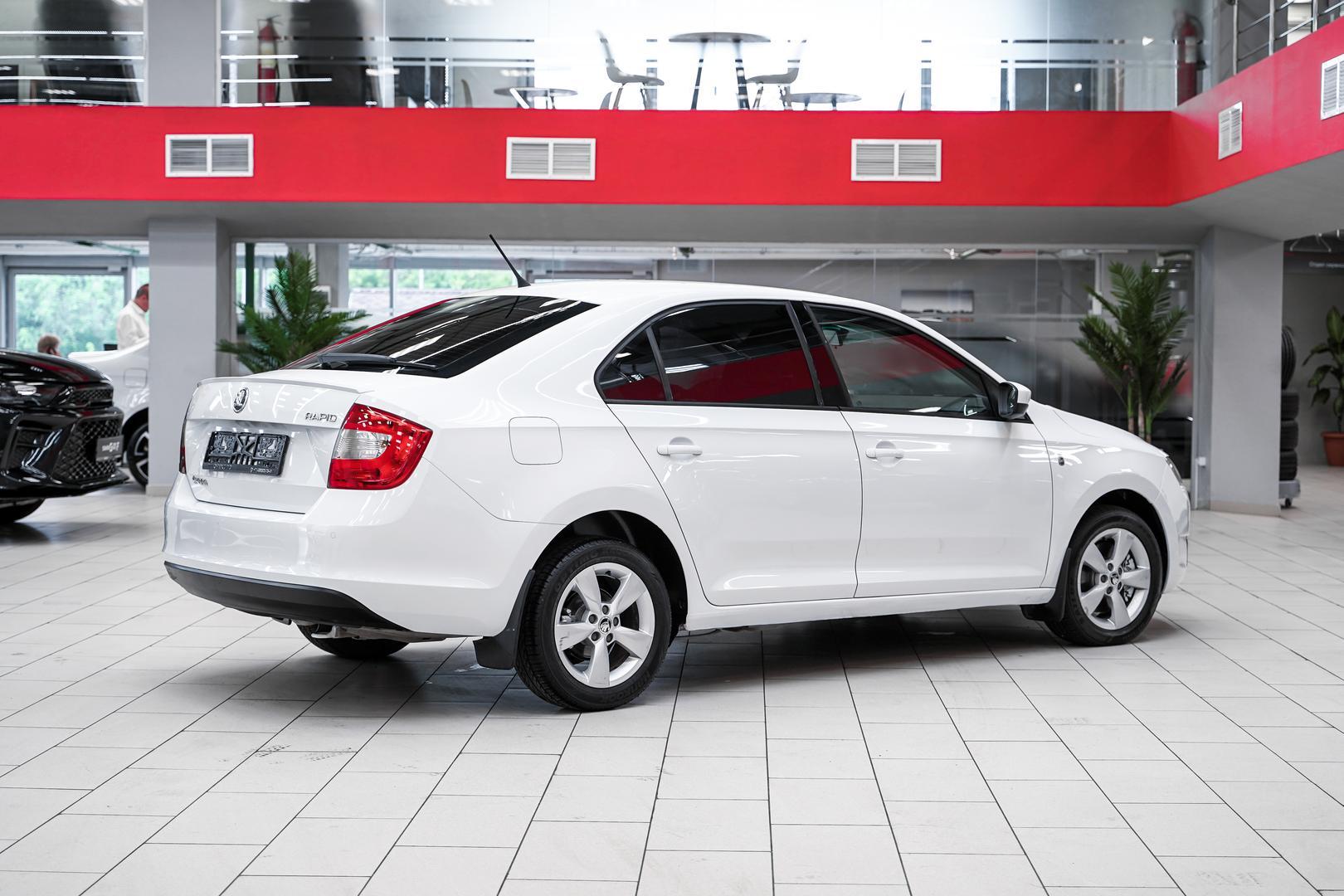 Skoda Rapid 2015, белый, ДЦ Орехово