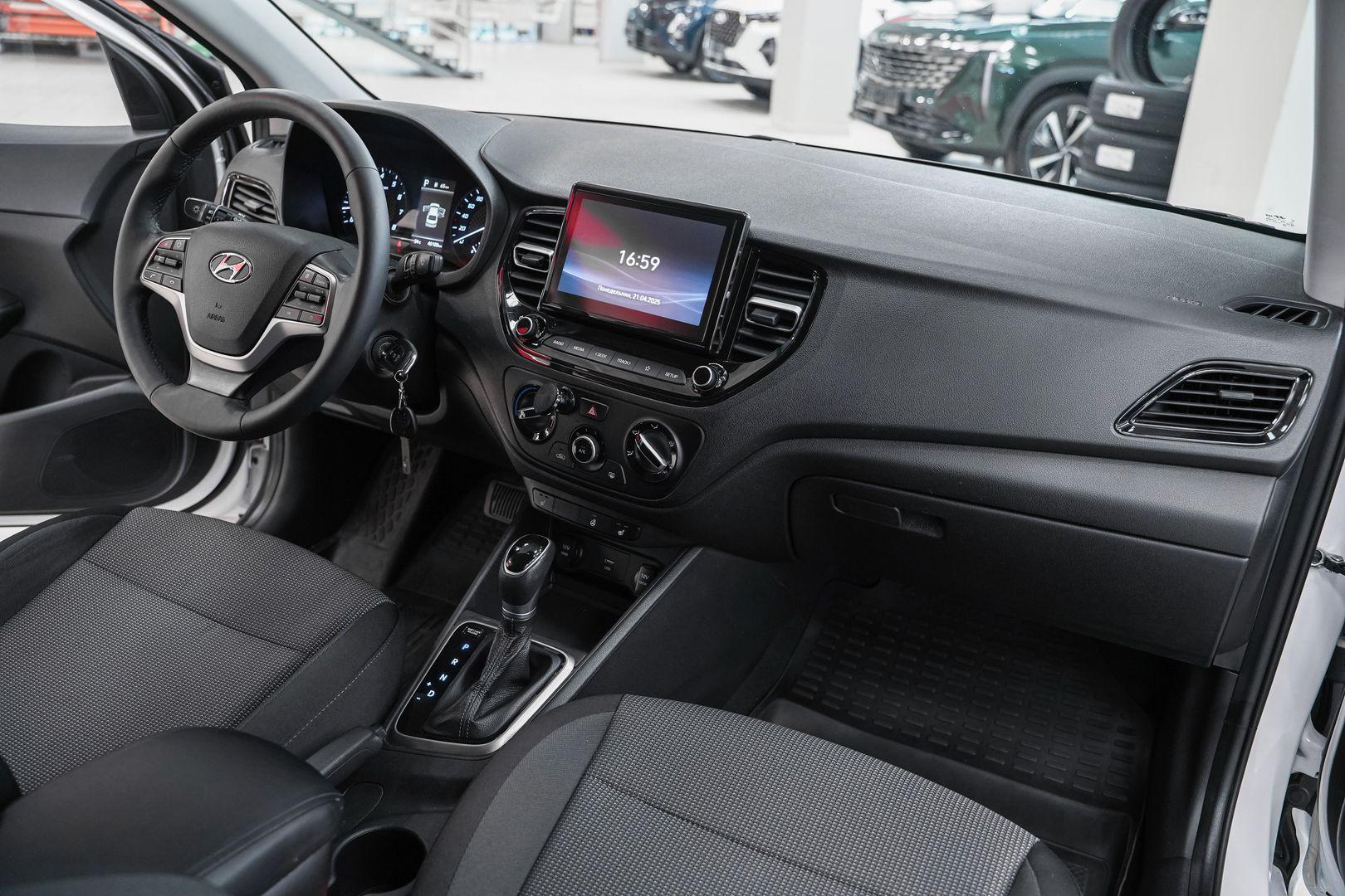 Hyundai Solaris 2021, белый, ДЦ Орехово