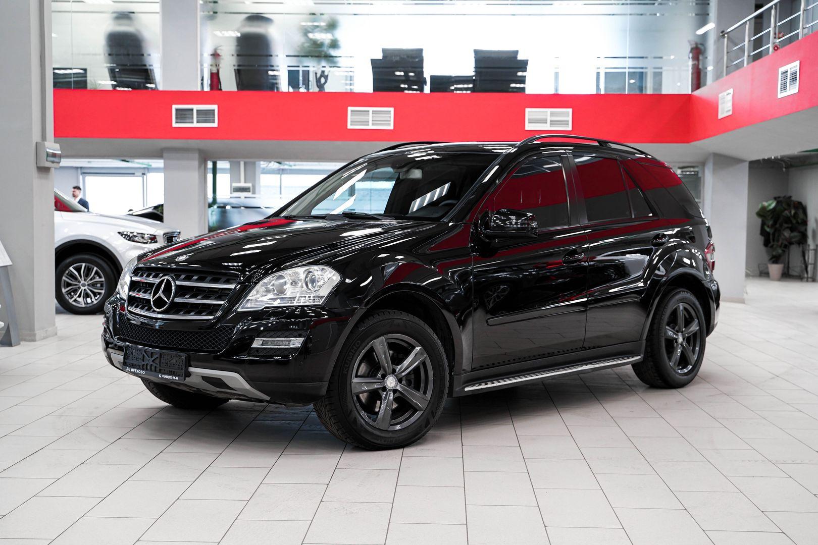 Mercedes-Benz M-Класс 2010, черный, ДЦ Орехово