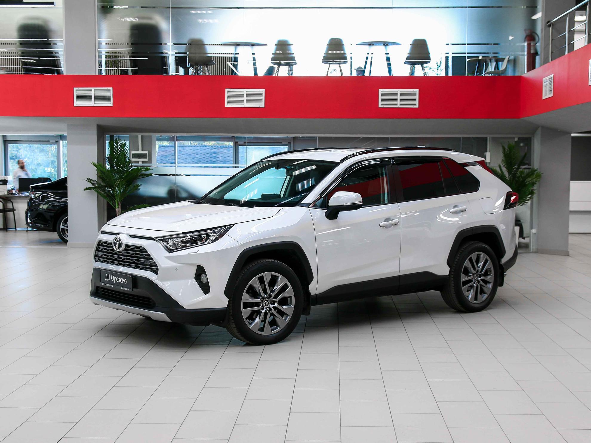Toyota RAV4 2022, белый, ДЦ Орехово
