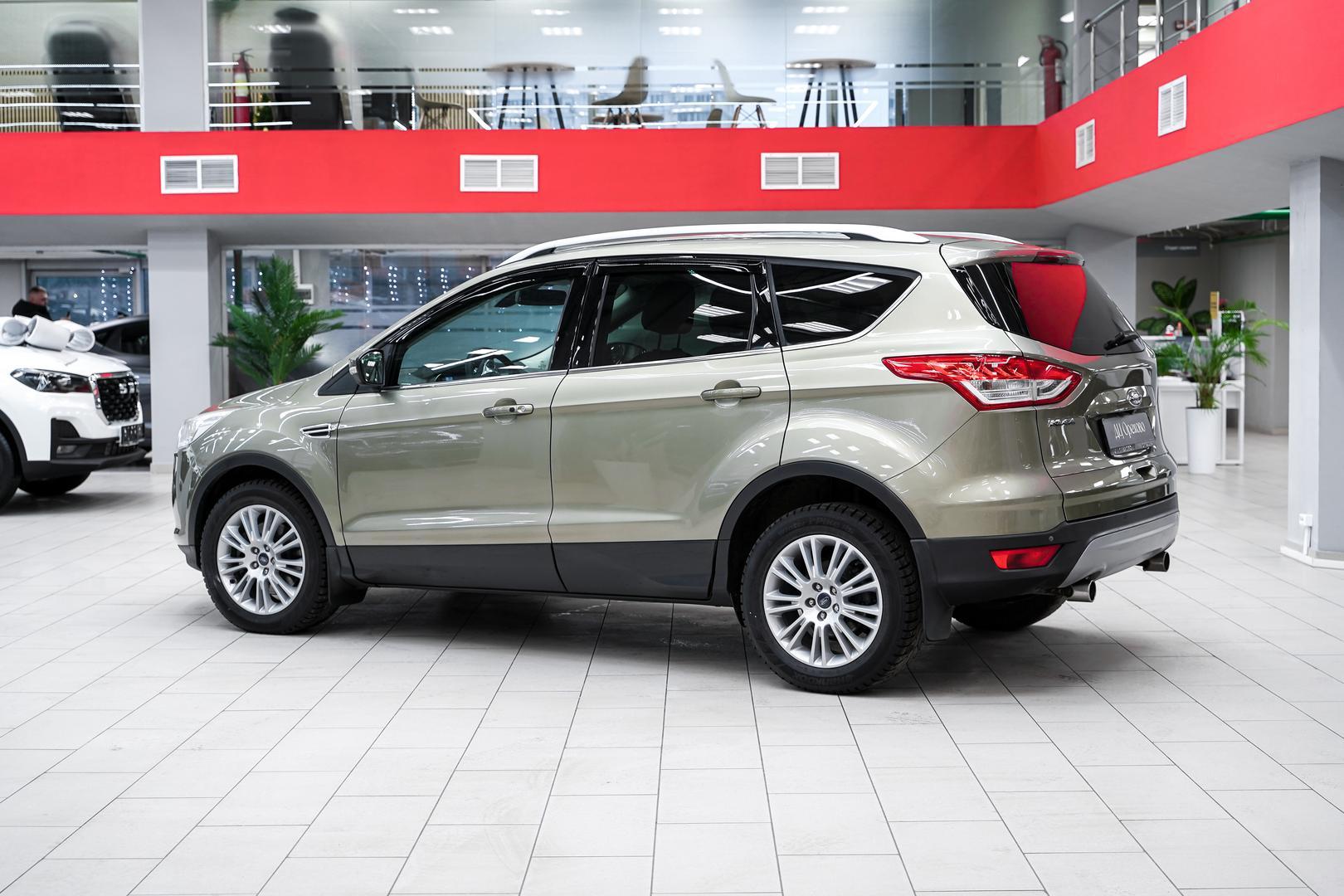 Ford Kuga 2013, зеленый, ДЦ Орехово