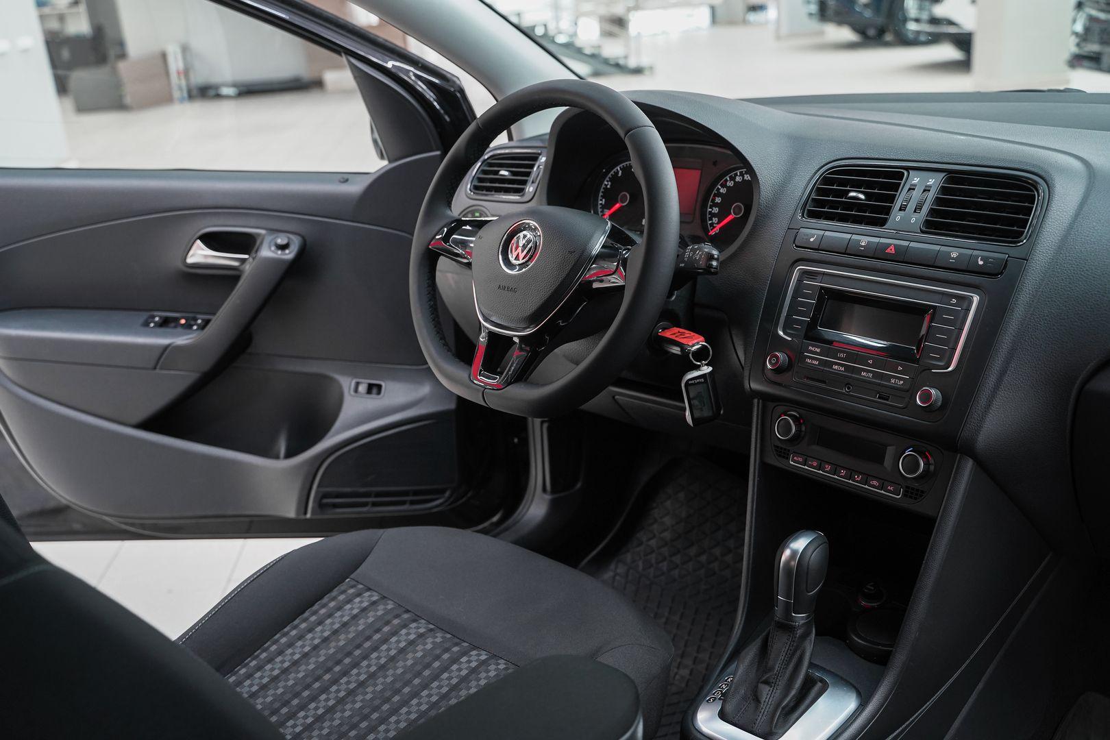 Volkswagen Polo 2017, черный, ДЦ Орехово