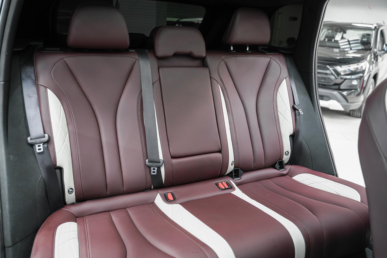 Geely Monjaro 2023, черный, ДЦ Орехово