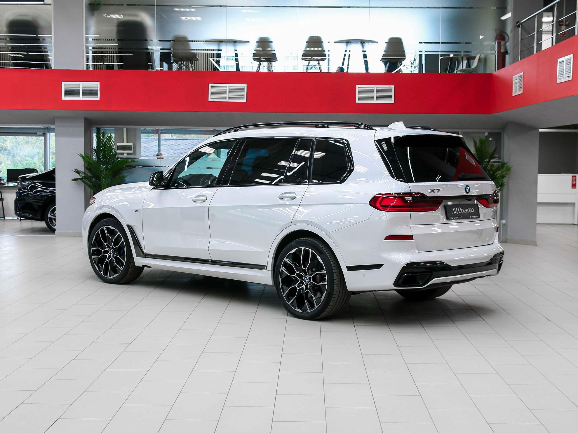 BMW X7 2020, белый, ДЦ Орехово