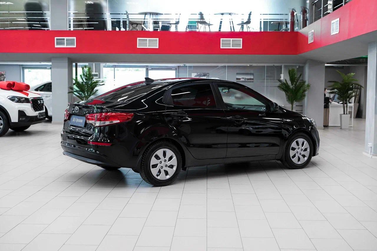 Kia Rio 2017, черный, ДЦ Орехово