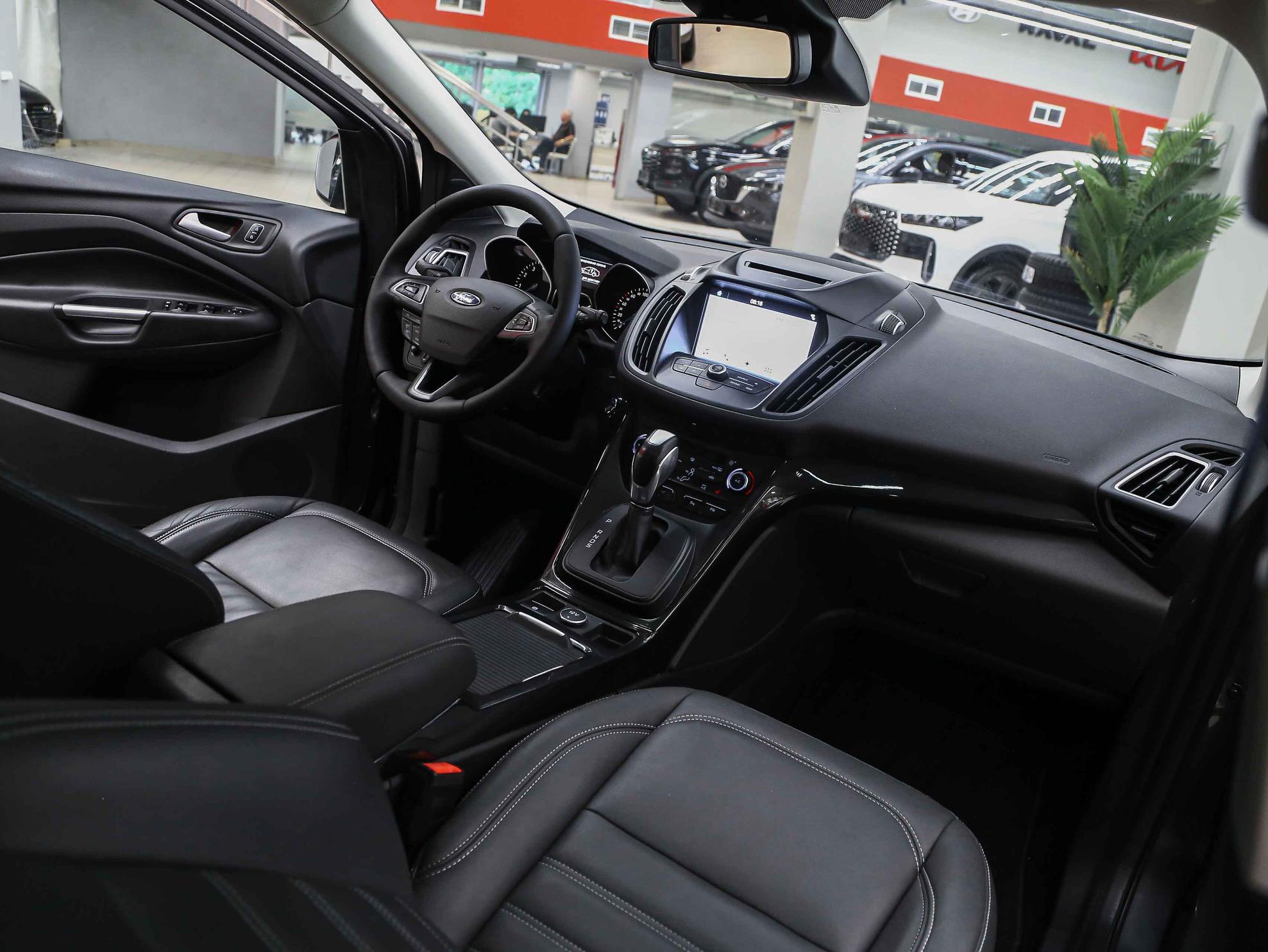 Ford Kuga 2016, серый, ДЦ Орехово