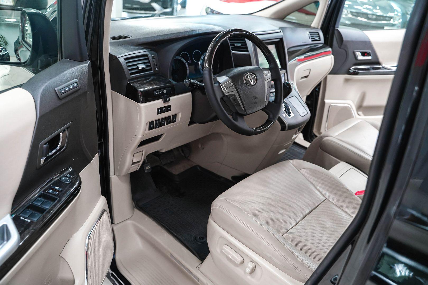 Toyota Alphard 2012, черный, ДЦ Орехово
