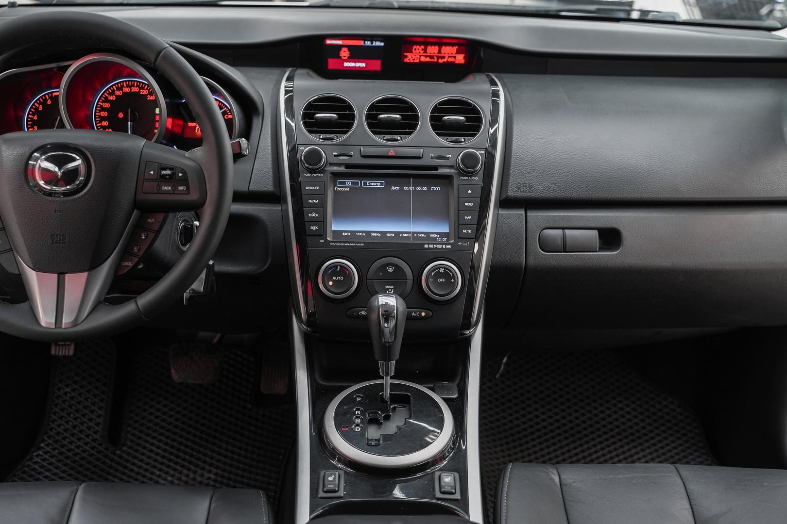 Mazda CX-7 2011, белый, ДЦ Орехово