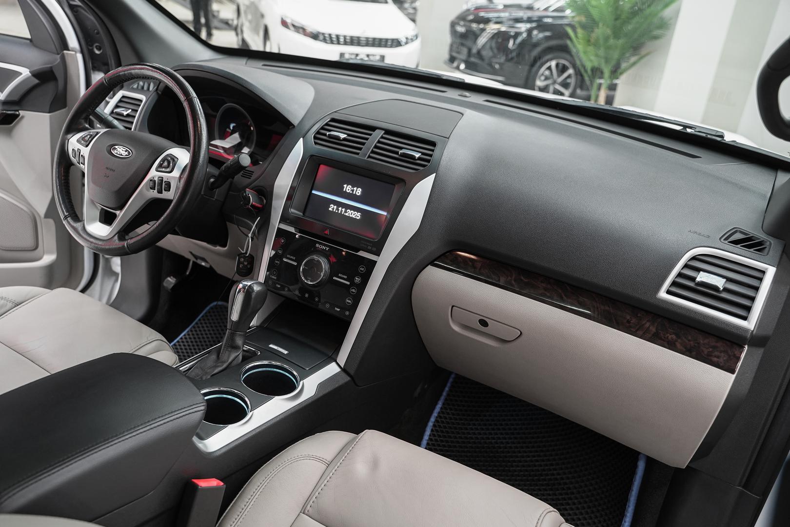 Ford Explorer 2013, белый, ДЦ Орехово