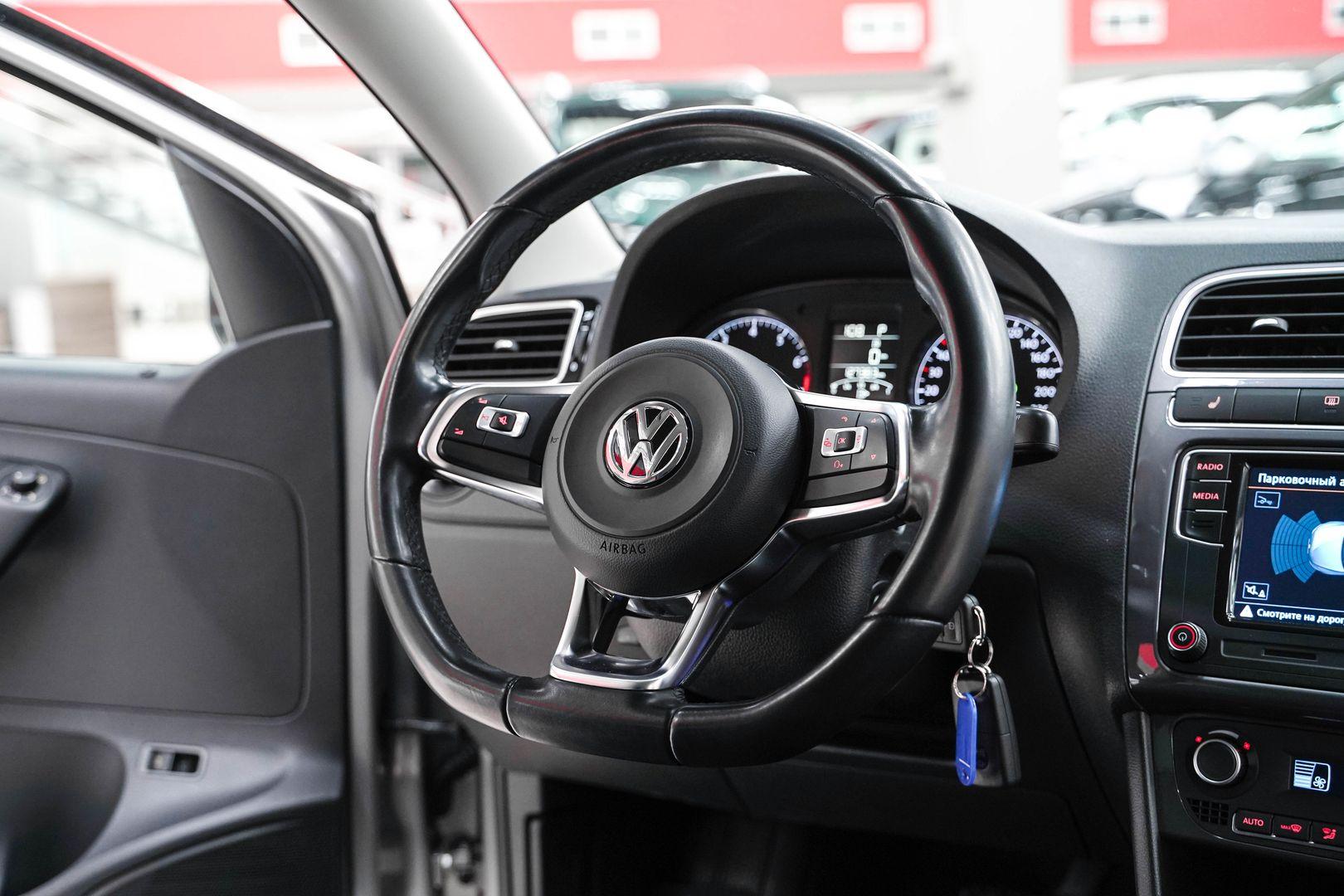 Volkswagen Polo 2018, серебряный, ДЦ Орехово