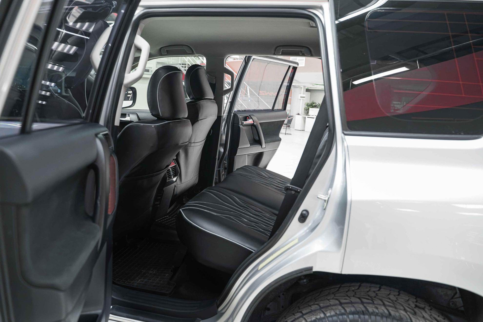 Toyota Land Cruiser Prado 2015, серебряный, ДЦ Орехово