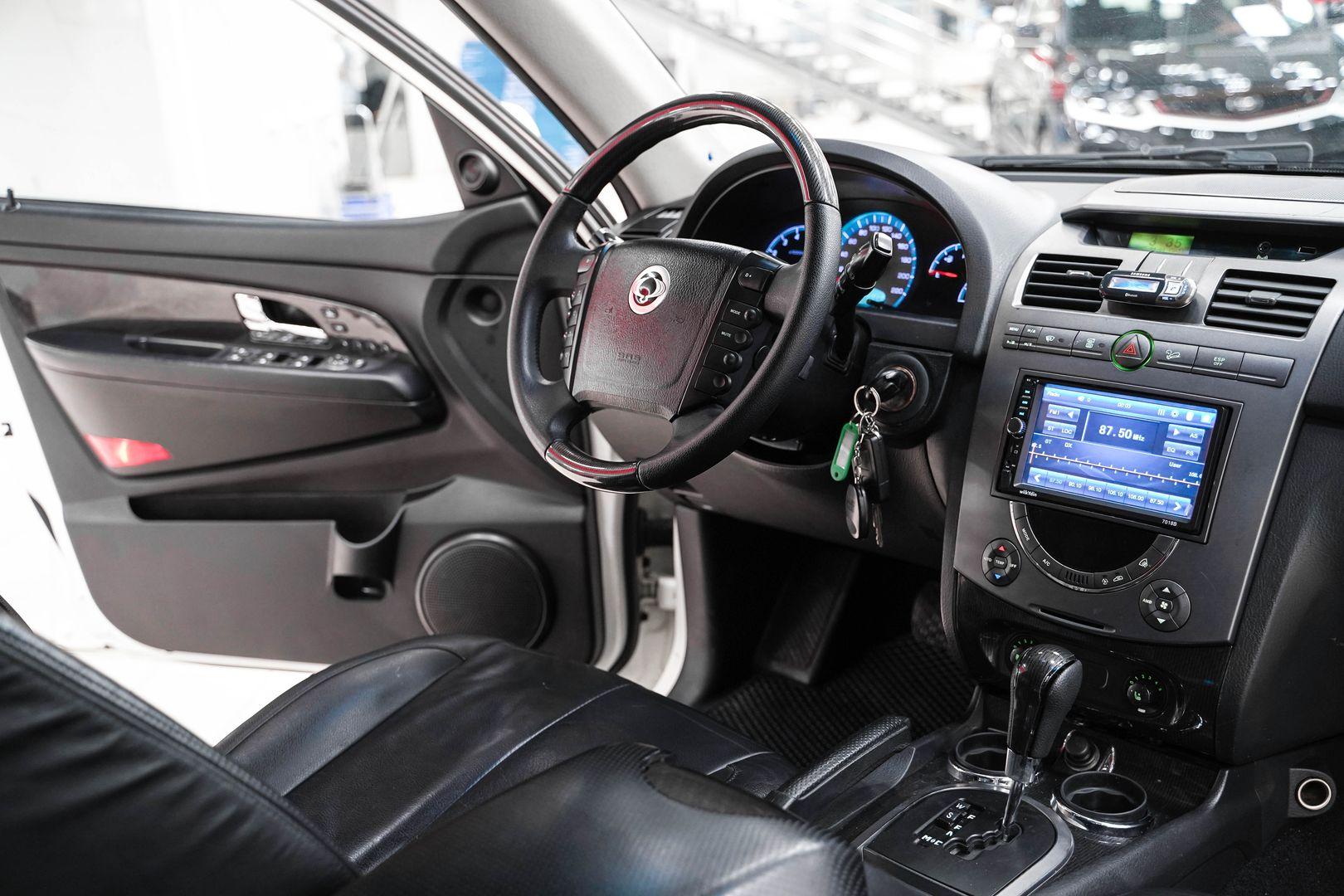 SsangYong Rexton 2012, белый, ДЦ Орехово