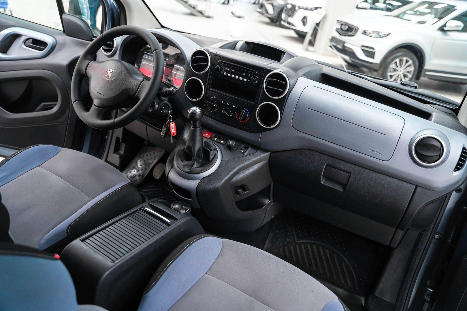 Peugeot Partner 2012, серый, ДЦ Орехово