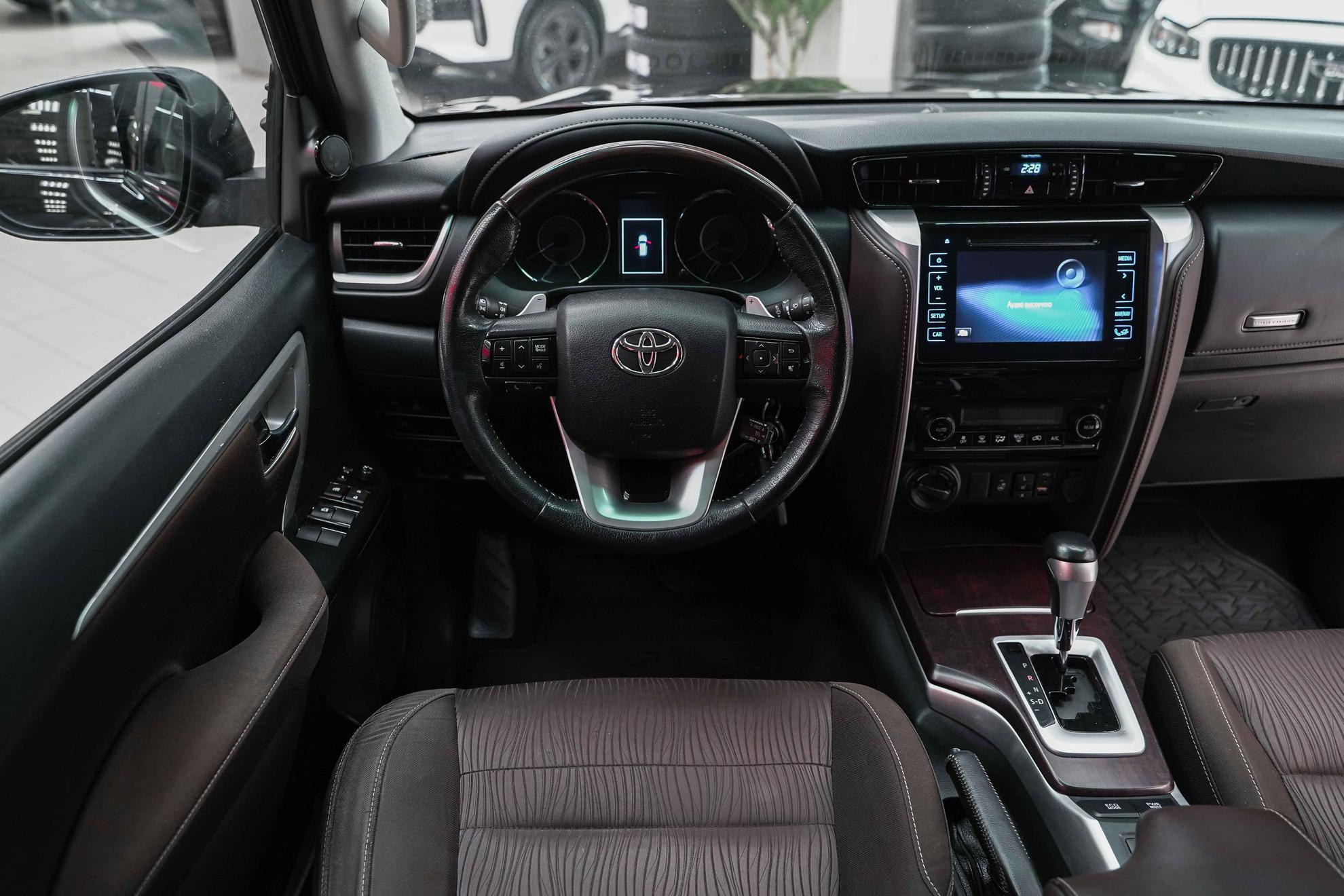 Toyota Fortuner 2018, черный, ДЦ Орехово