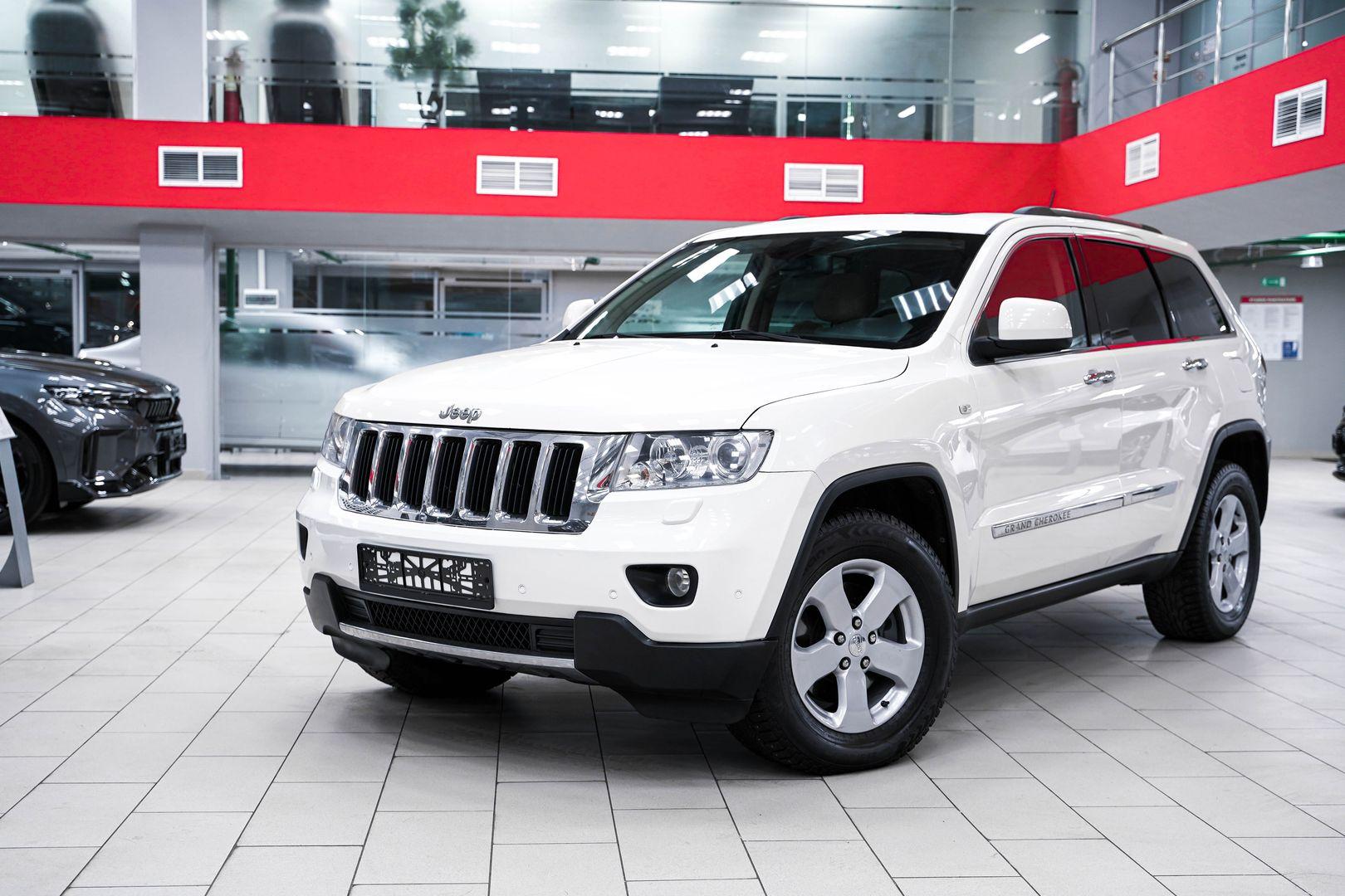 Jeep Grand Cherokee 2011, белый, ДЦ Орехово
