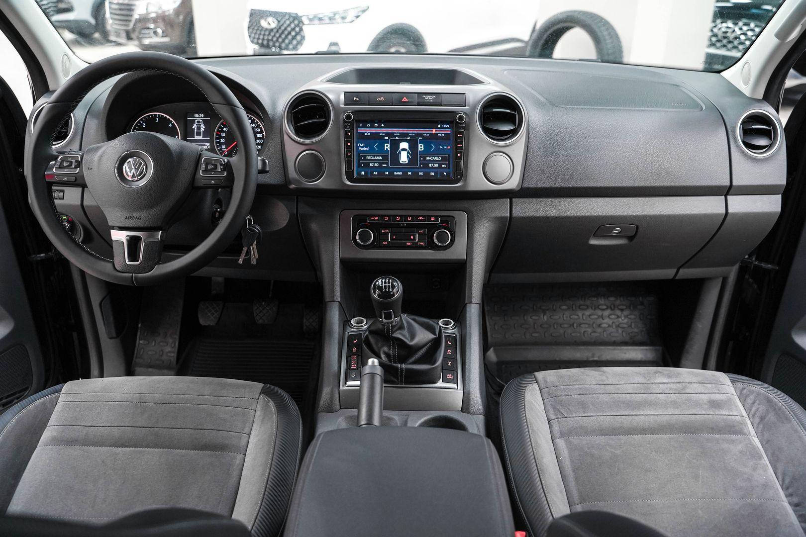 Volkswagen Amarok 2013, черный, ДЦ Орехово