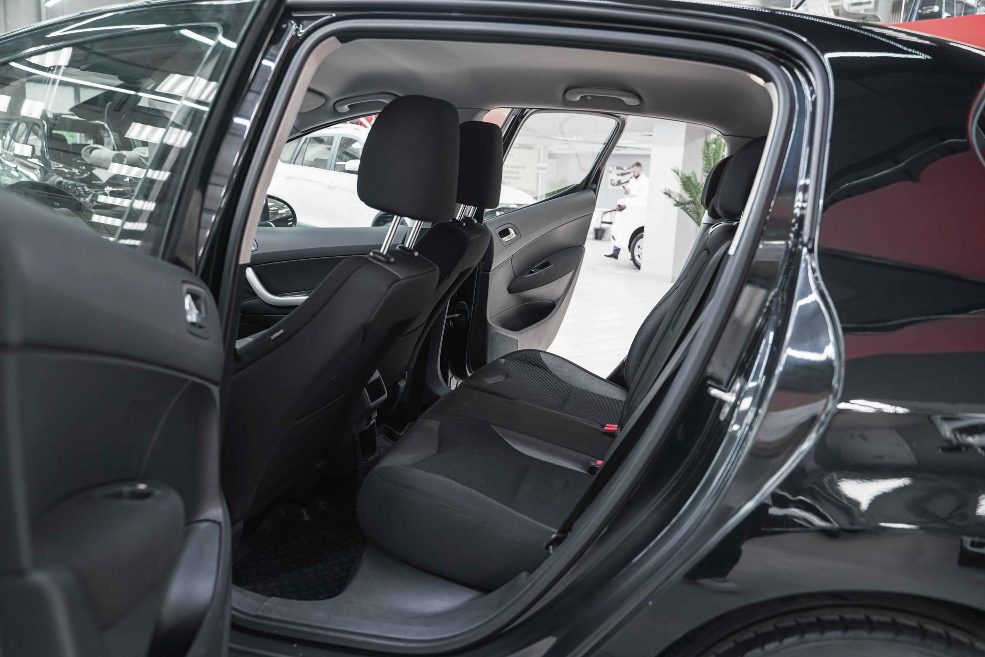Peugeot 308 2010, черный, ДЦ Орехово