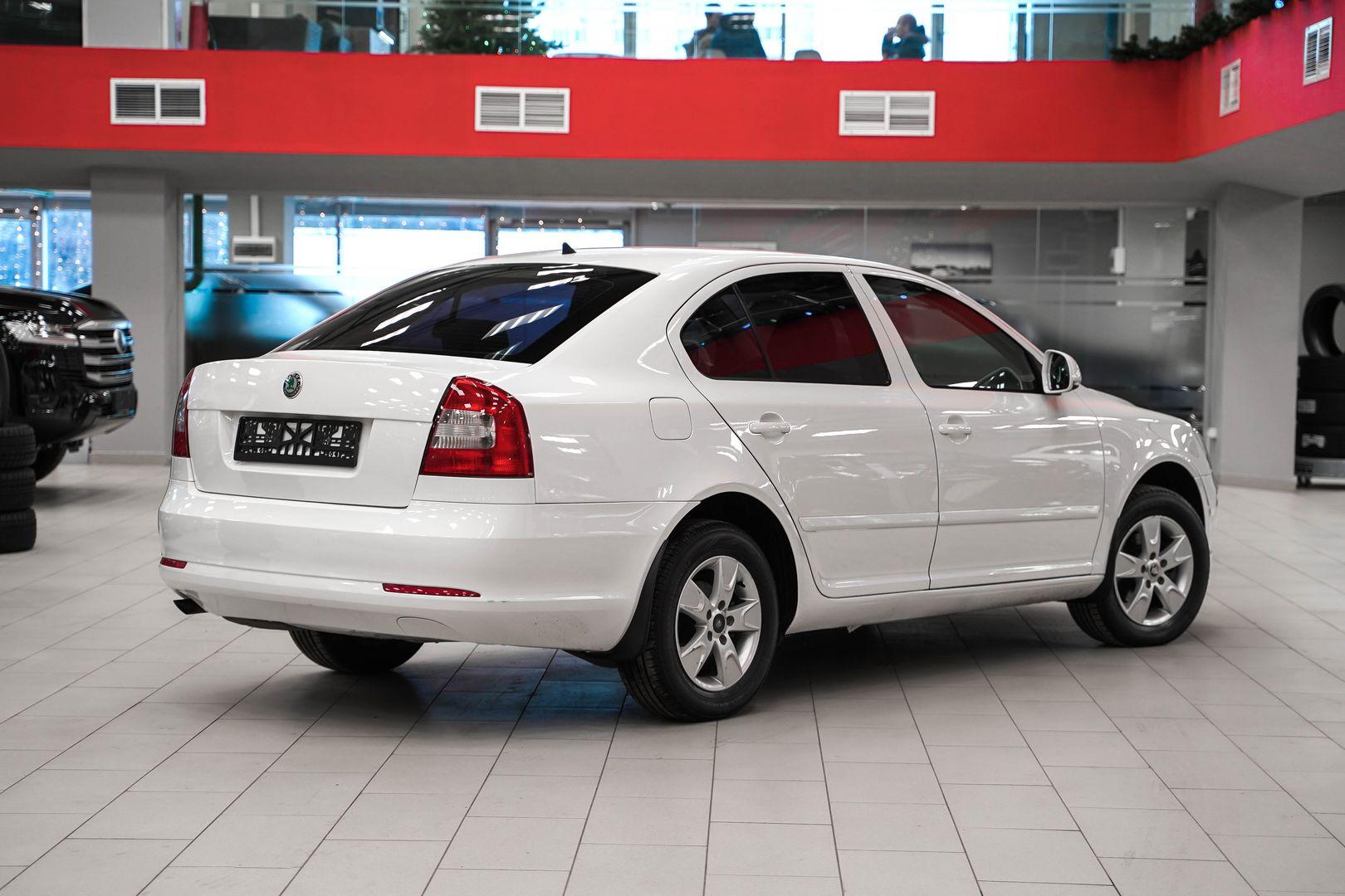 Skoda Octavia 2013, белый, ДЦ Орехово