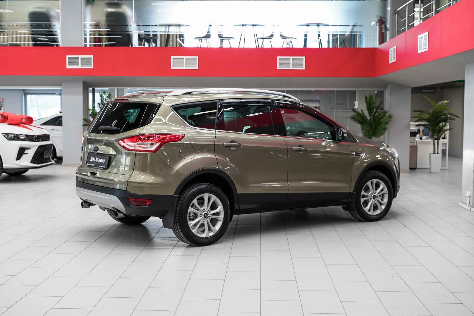 Ford Kuga 2013, зеленый, ДЦ Орехово