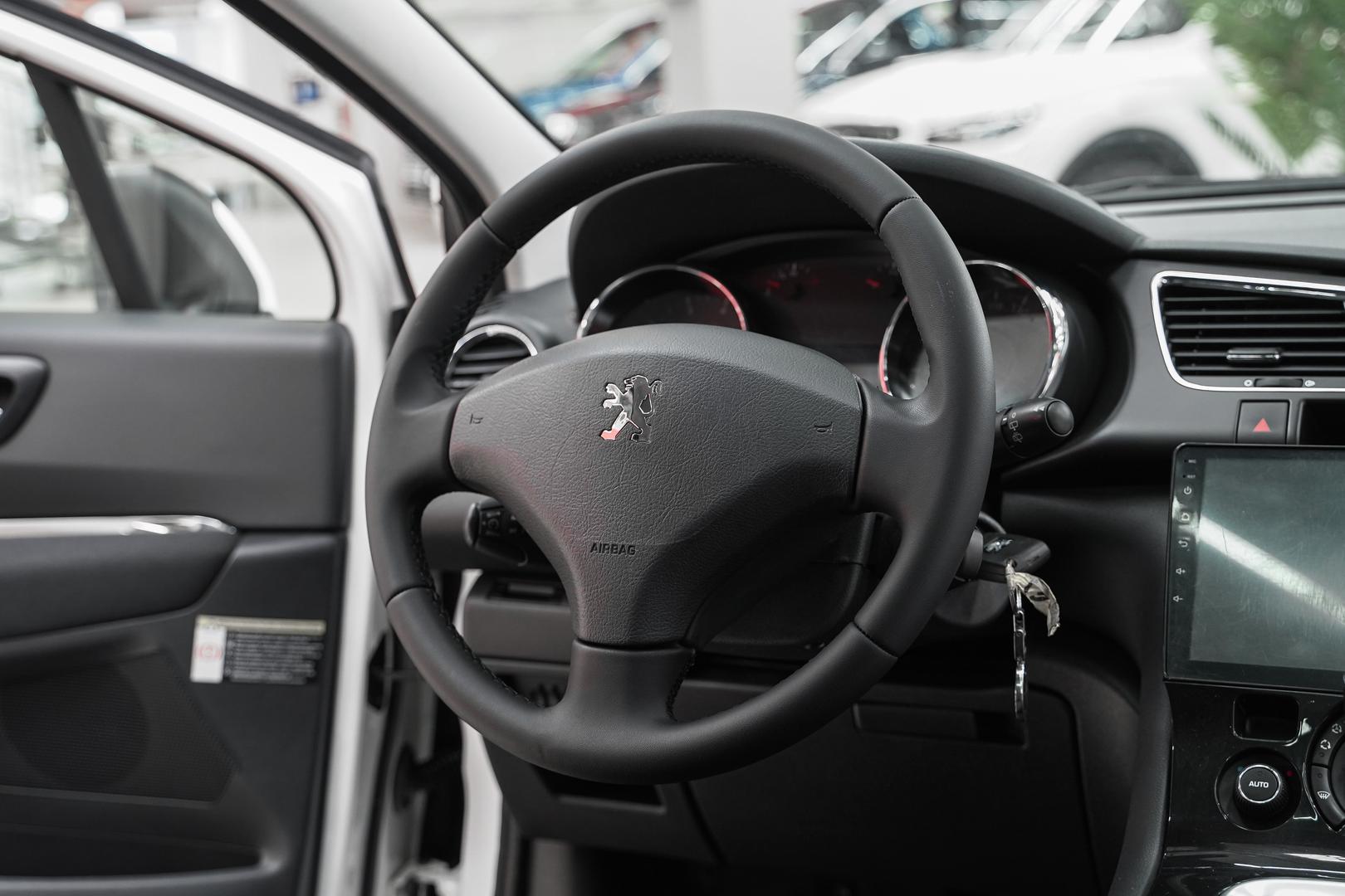 Peugeot 3008 2012, белый, ДЦ Орехово