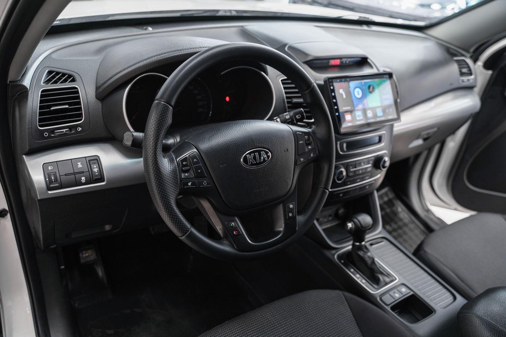 Kia Sorento 2013, белый, ДЦ Орехово
