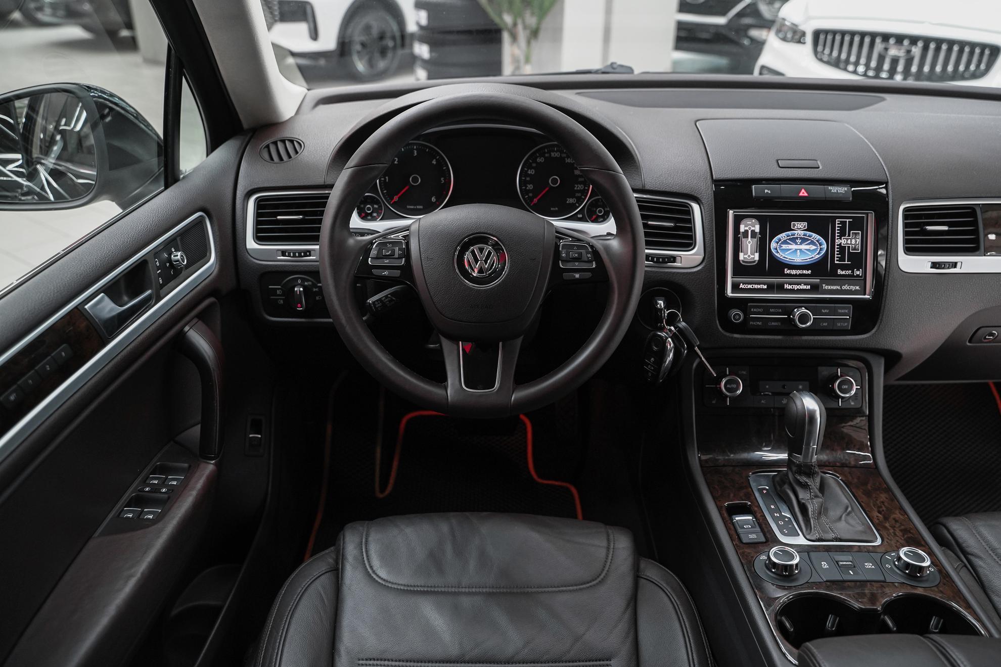 Volkswagen Touareg 2012, черный, ДЦ Орехово