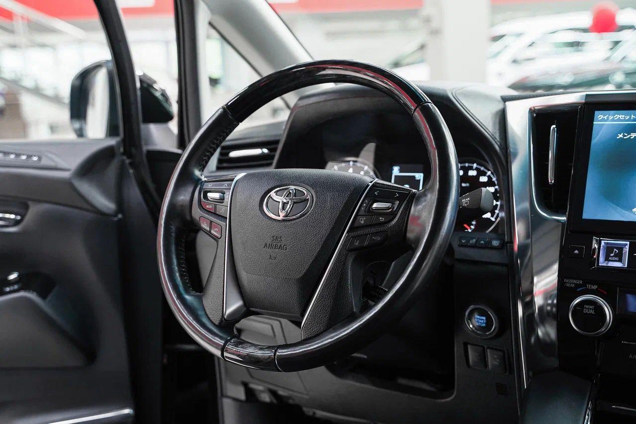 Toyota Alphard 2019, черный, ДЦ Орехово