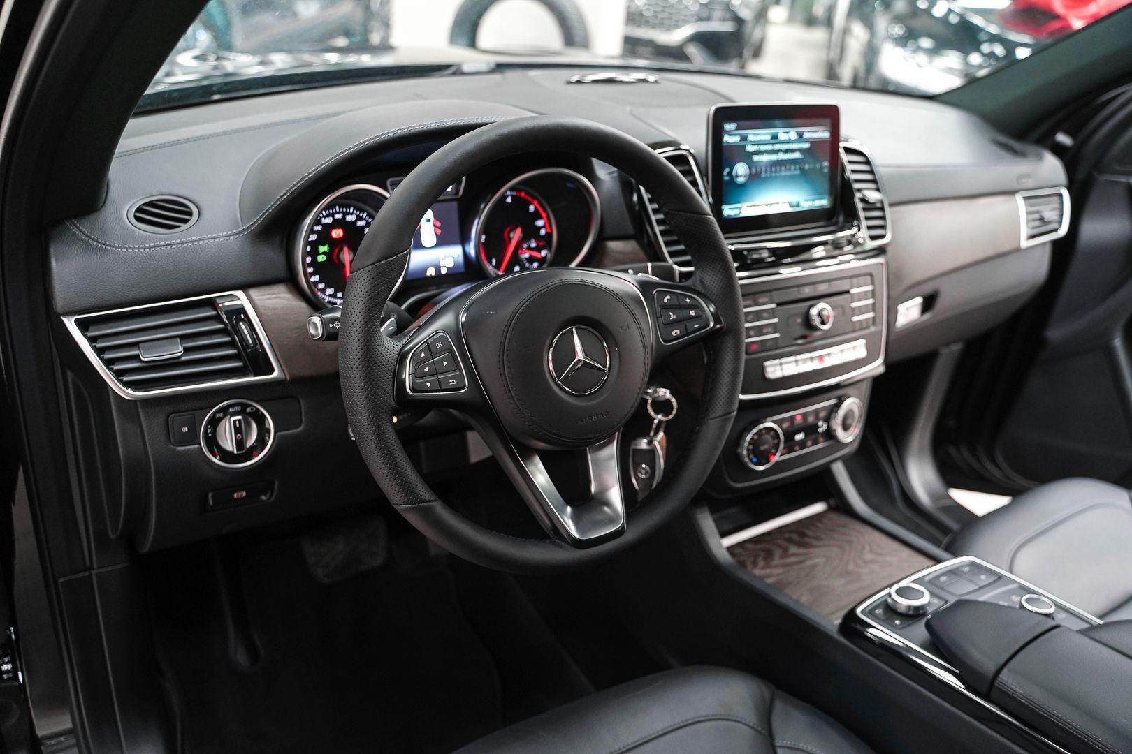 Mercedes-Benz GLS 2017, черный, ДЦ Орехово