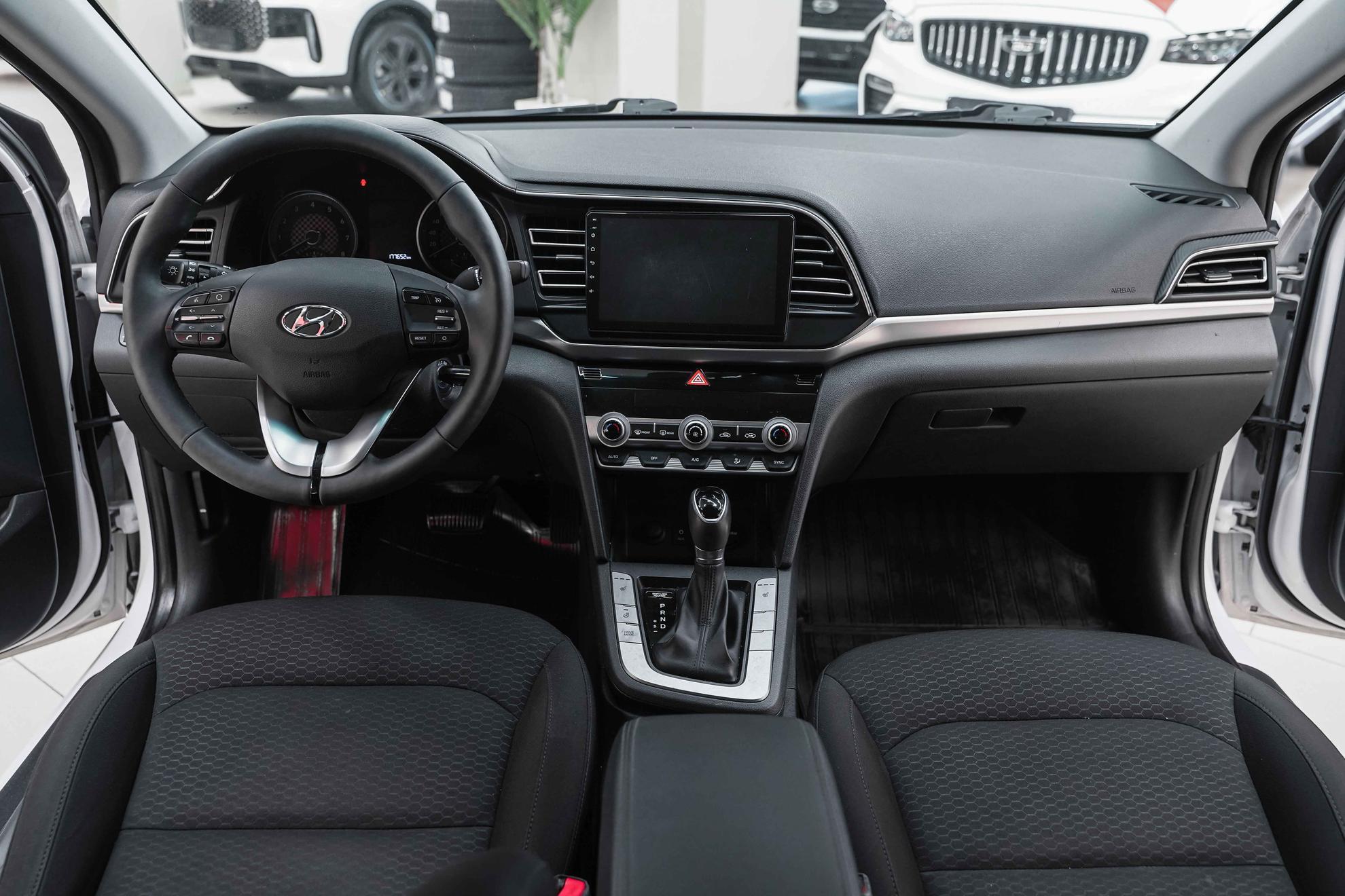 Hyundai Elantra 2019, белый, ДЦ Орехово